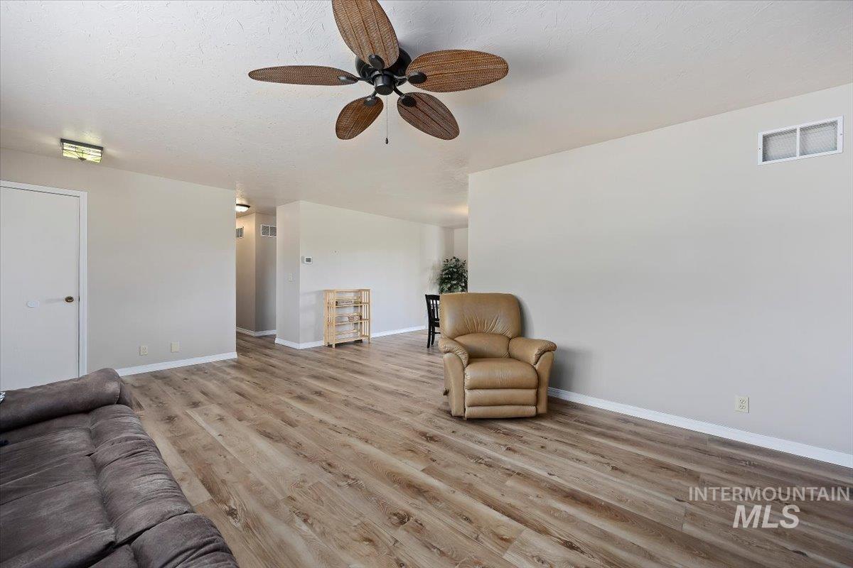 1030 Clear Creek Drive, Buhl, Idaho 83316, 3 Bedrooms, 2 Bathrooms, Residential For Sale, Price $450,000,MLS 98986650