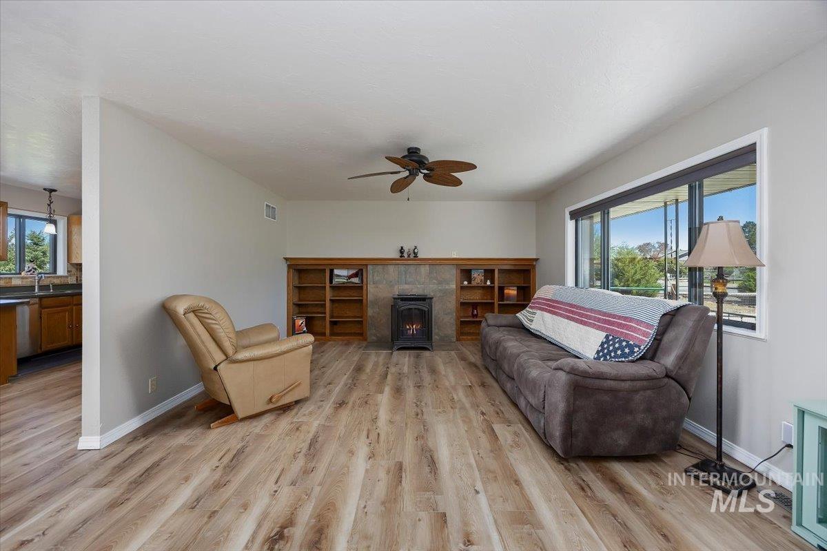 1030 Clear Creek Drive, Buhl, Idaho 83316, 3 Bedrooms, 2 Bathrooms, Residential For Sale, Price $450,000,MLS 98986650