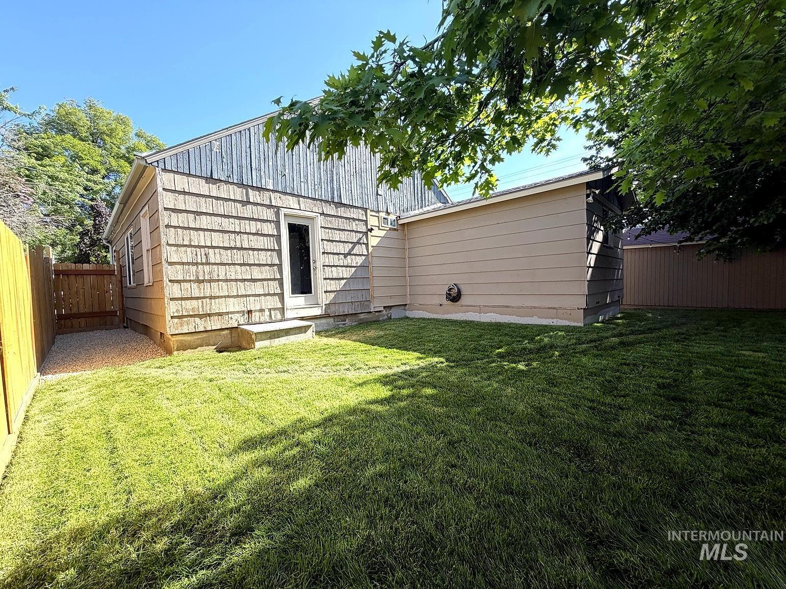4207 W Marvin Street, Boise, Idaho 83705, 3 Bedrooms, 1 Bathroom, Residential For Sale, Price $400,000,MLS 98986652