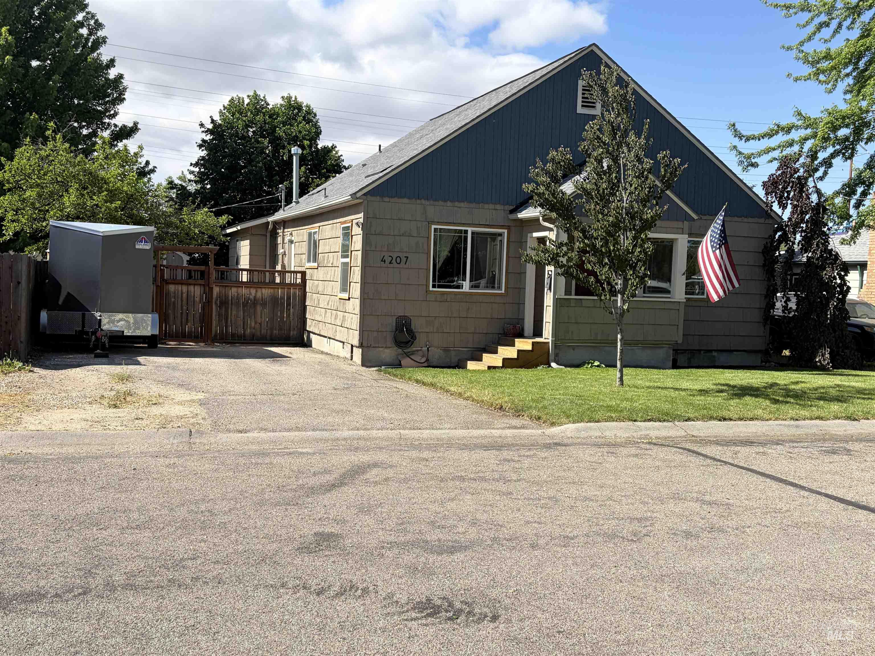 4207 W Marvin Street, Boise, Idaho 83705, 3 Bedrooms, 1 Bathroom, Residential For Sale, Price $400,000,MLS 98986652