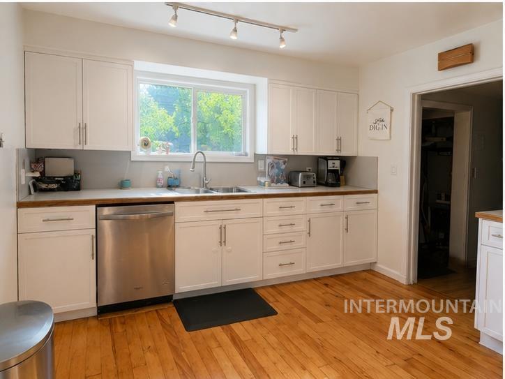 4207 W Marvin Street, Boise, Idaho 83705, 3 Bedrooms, 1 Bathroom, Residential For Sale, Price $400,000,MLS 98986652