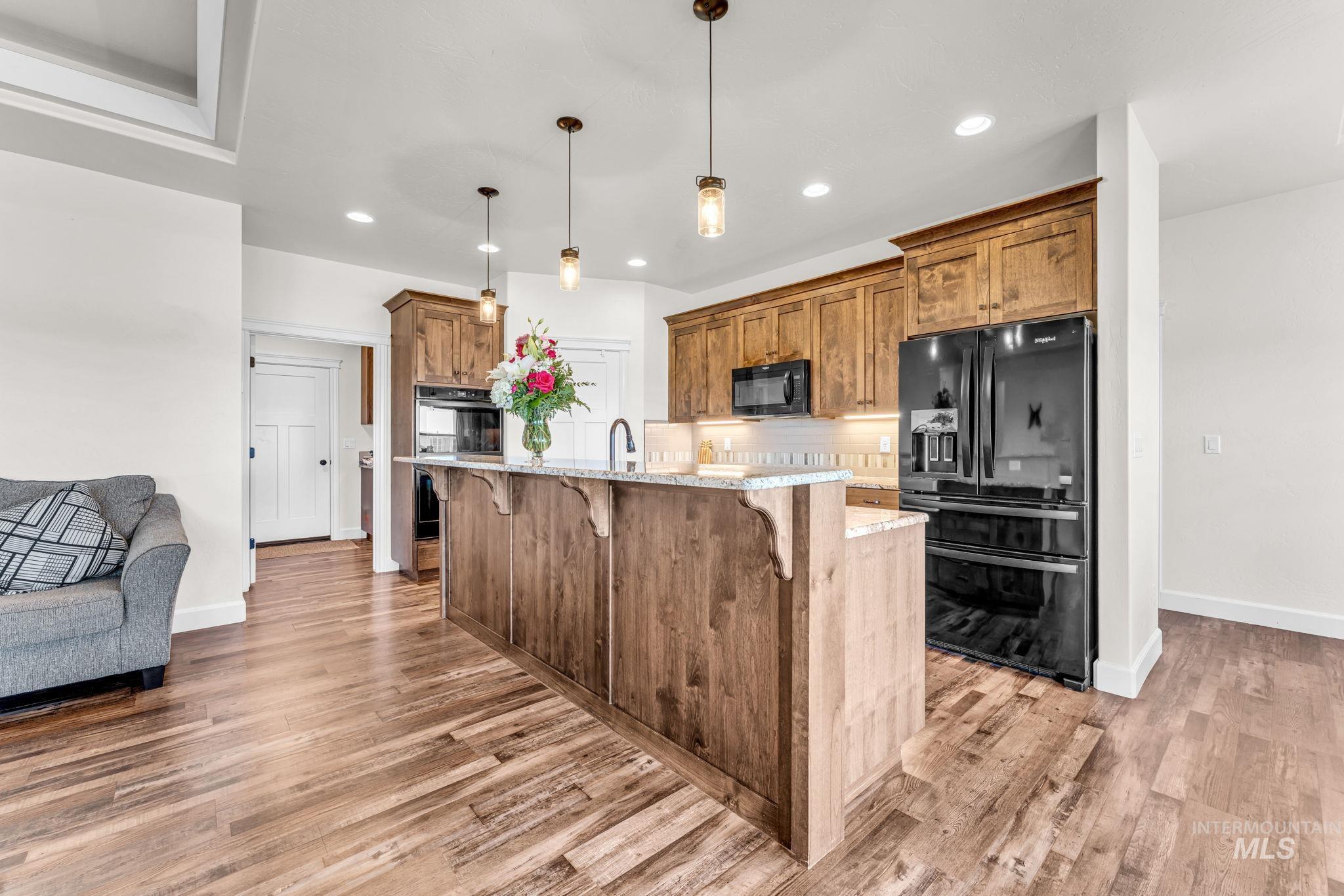 75 S 1050 W, Paul, Idaho 83347, 5 Bedrooms, 3 Bathrooms, Residential For Sale, Price $610,000,MLS 98986656