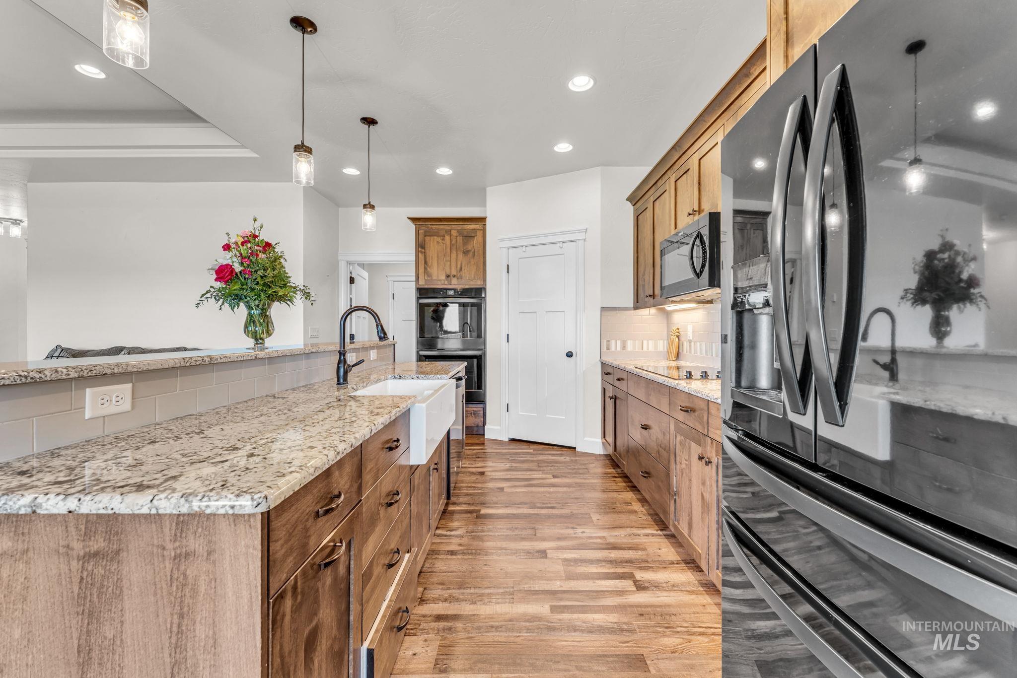 75 S 1050 W, Paul, Idaho 83347, 5 Bedrooms, 3 Bathrooms, Residential For Sale, Price $610,000,MLS 98986656