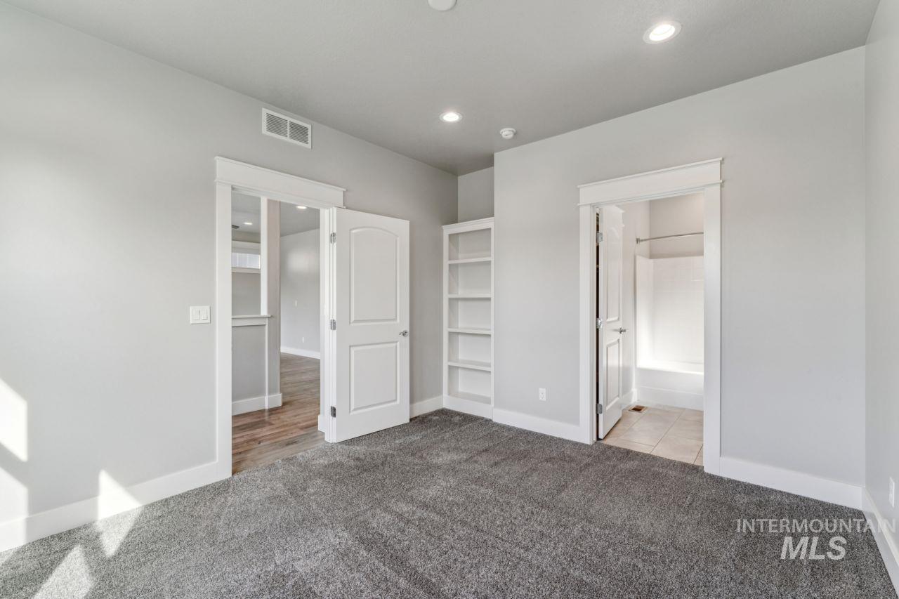 10852 W Mossywood Dr, Boise, Idaho 83709, 3 Bedrooms, 2.5 Bathrooms, Residential For Sale, Price $479,995,MLS 98986657