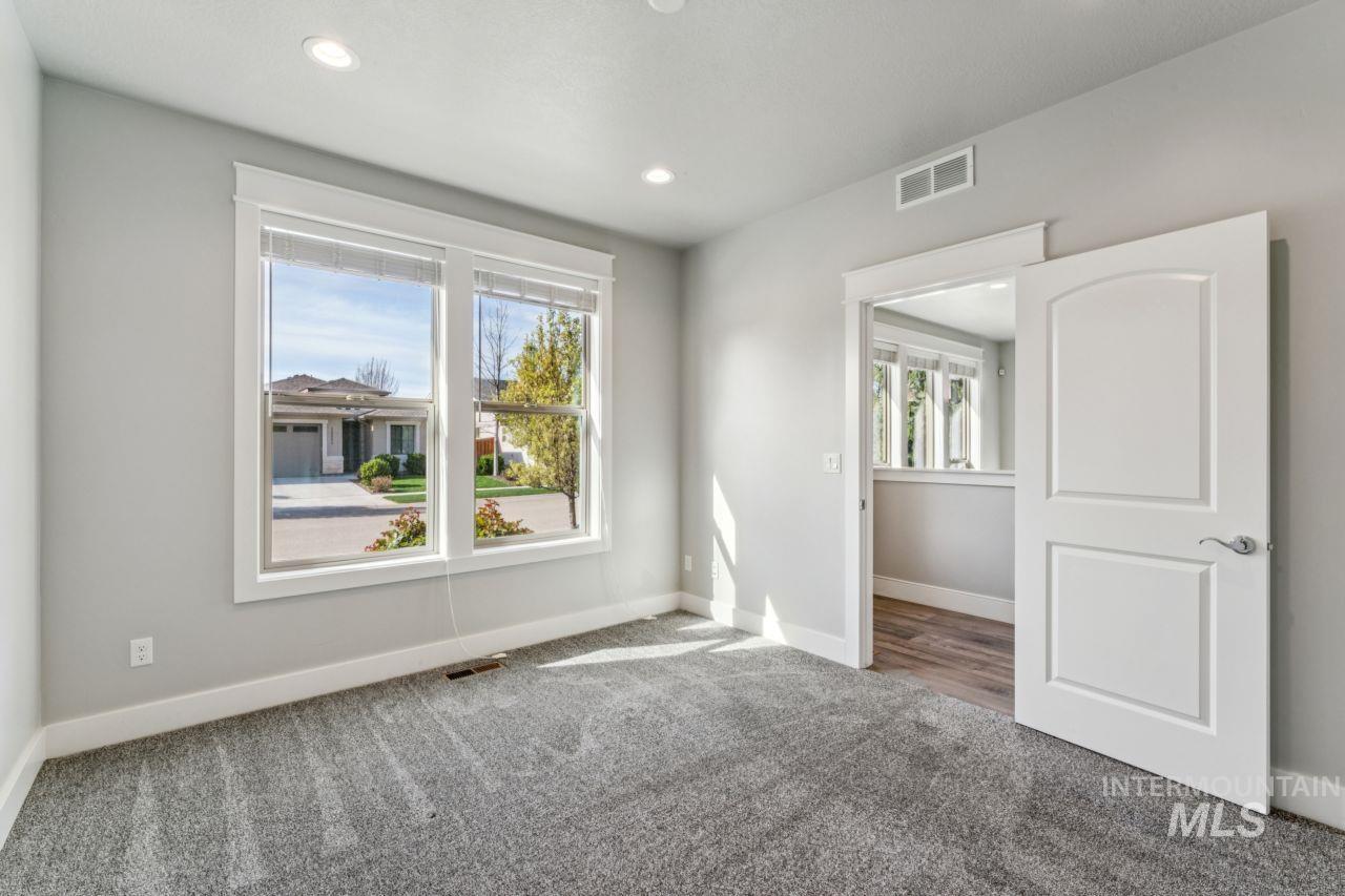 10852 W Mossywood Dr, Boise, Idaho 83709, 3 Bedrooms, 2.5 Bathrooms, Residential For Sale, Price $479,995,MLS 98986657