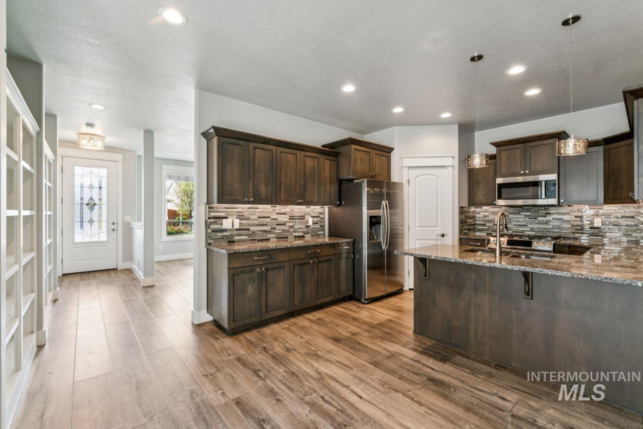 10852 W Mossywood Dr, Boise, Idaho 83709, 3 Bedrooms, 2.5 Bathrooms, Residential For Sale, Price $479,995,MLS 98986657