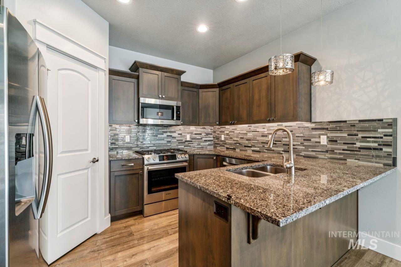 10852 W Mossywood Dr, Boise, Idaho 83709, 3 Bedrooms, 2.5 Bathrooms, Residential For Sale, Price $479,995,MLS 98986657
