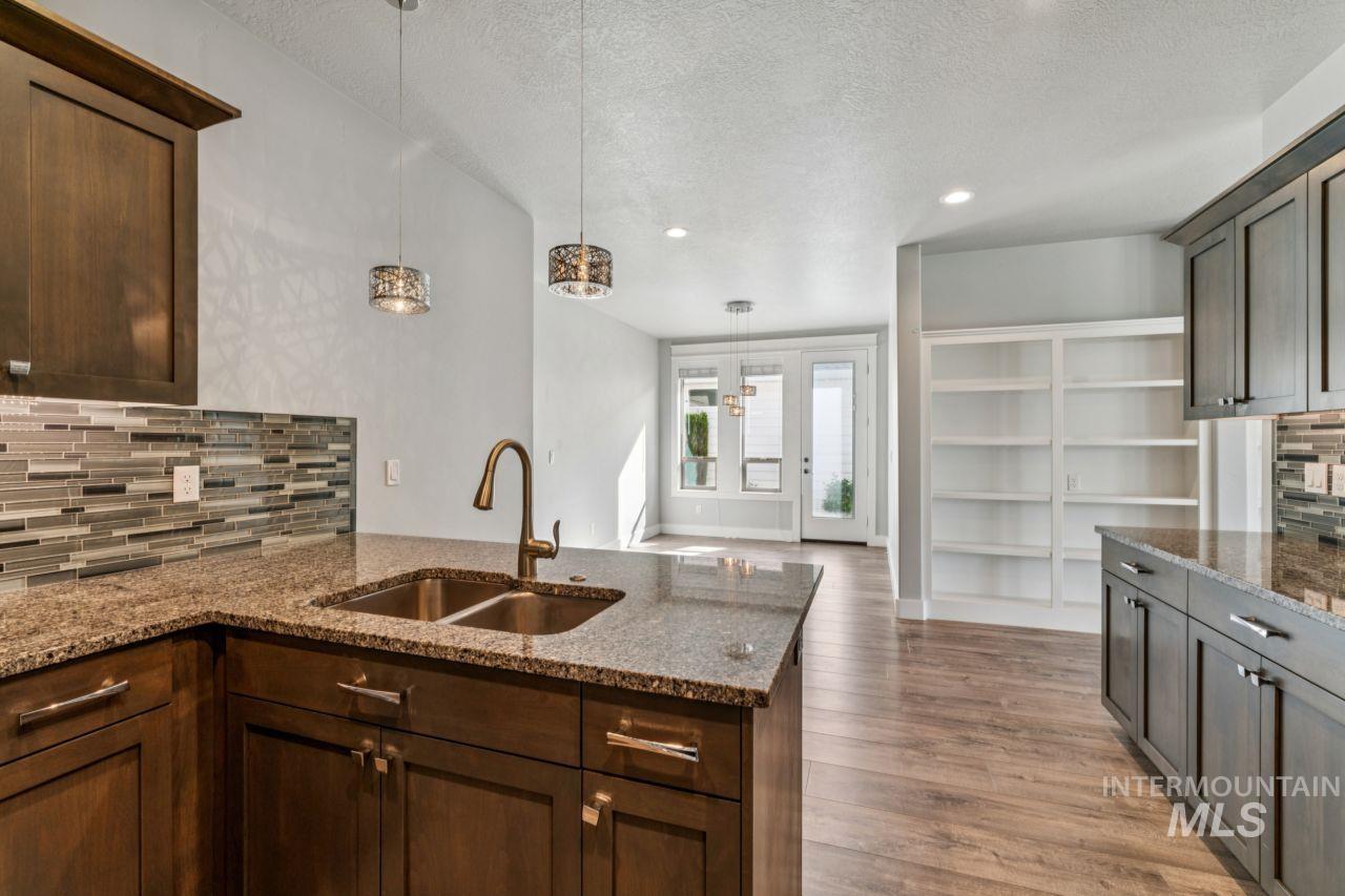 10852 W Mossywood Dr, Boise, Idaho 83709, 3 Bedrooms, 2.5 Bathrooms, Residential For Sale, Price $479,995,MLS 98986657