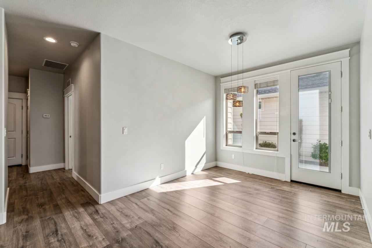 10852 W Mossywood Dr, Boise, Idaho 83709, 3 Bedrooms, 2.5 Bathrooms, Residential For Sale, Price $479,995,MLS 98986657