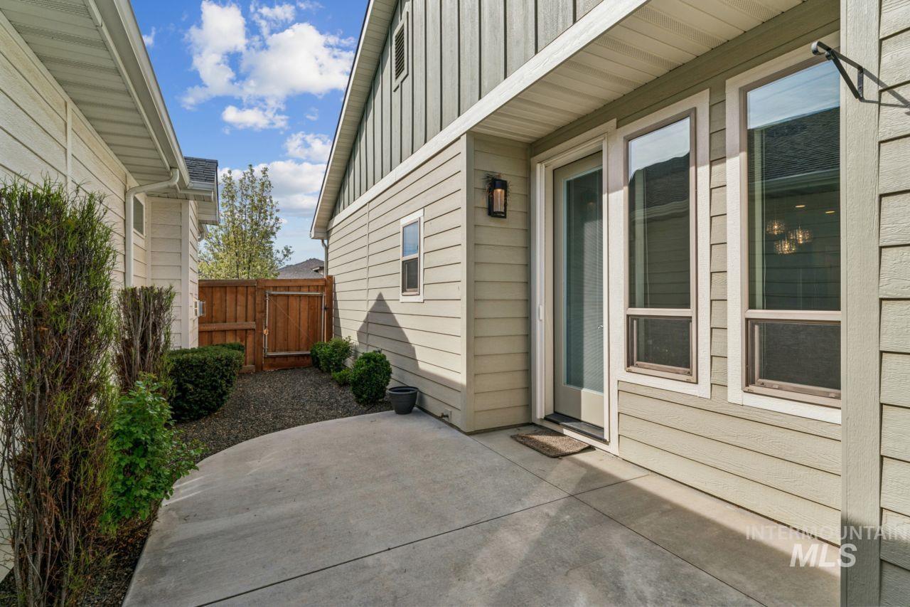 10852 W Mossywood Dr, Boise, Idaho 83709, 3 Bedrooms, 2.5 Bathrooms, Residential For Sale, Price $479,995,MLS 98986657
