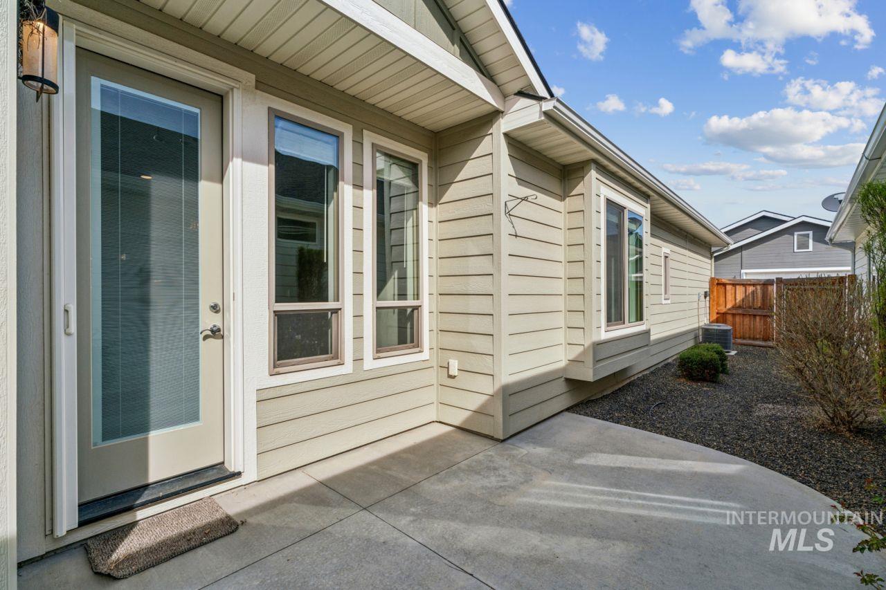 10852 W Mossywood Dr, Boise, Idaho 83709, 3 Bedrooms, 2.5 Bathrooms, Residential For Sale, Price $479,995,MLS 98986657