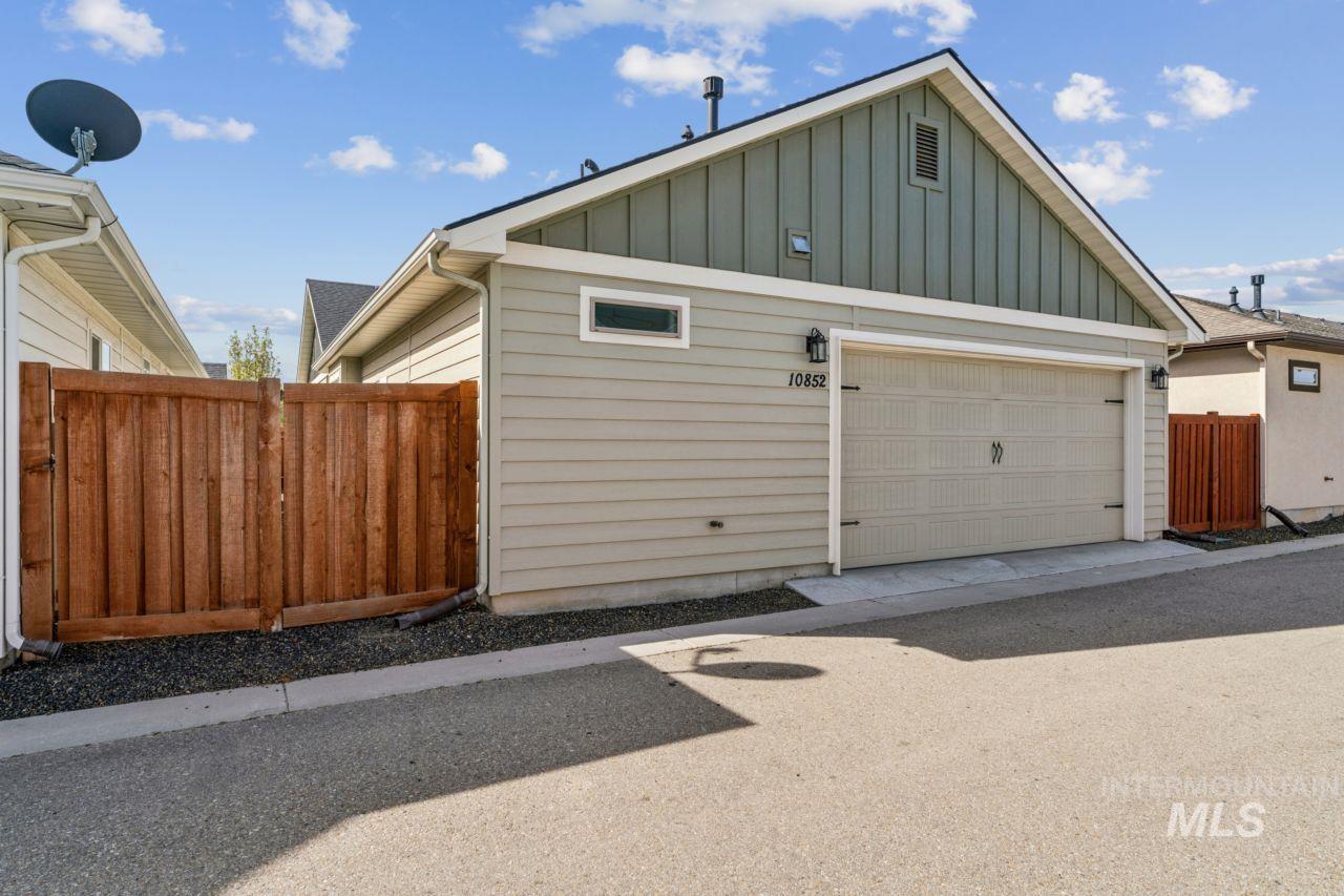 10852 W Mossywood Dr, Boise, Idaho 83709, 3 Bedrooms, 2.5 Bathrooms, Residential For Sale, Price $479,995,MLS 98986657