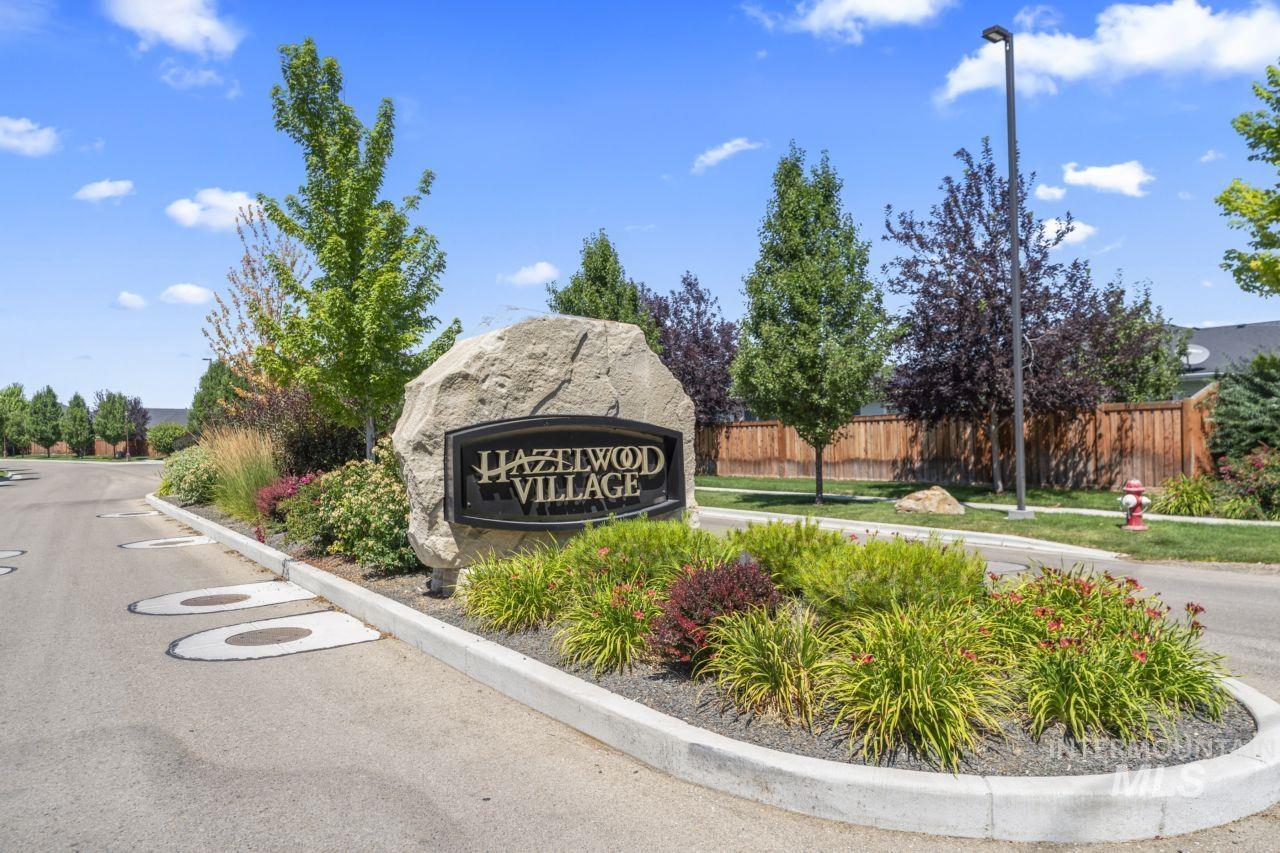 10852 W Mossywood Dr, Boise, Idaho 83709, 3 Bedrooms, 2.5 Bathrooms, Residential For Sale, Price $479,995,MLS 98986657