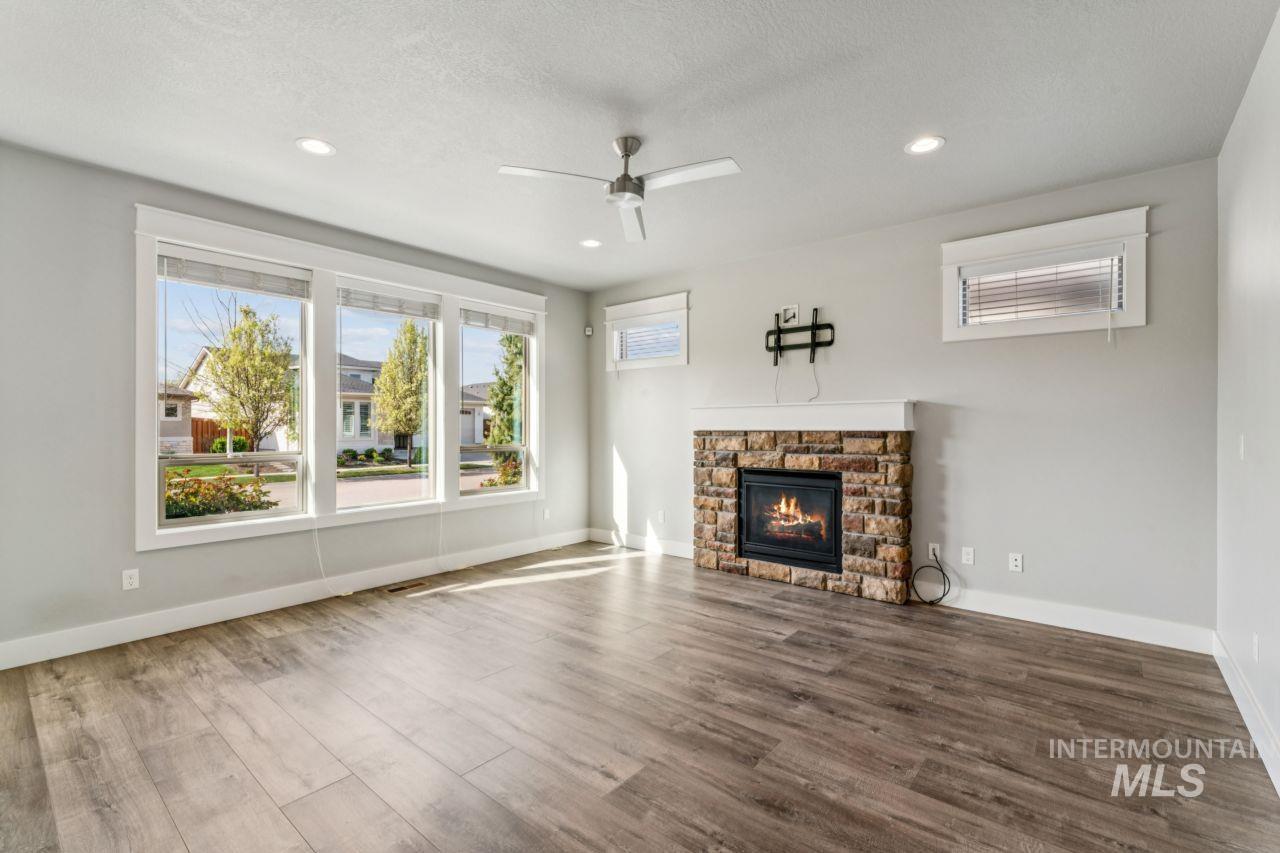10852 W Mossywood Dr, Boise, Idaho 83709, 3 Bedrooms, 2.5 Bathrooms, Residential For Sale, Price $479,995,MLS 98986657
