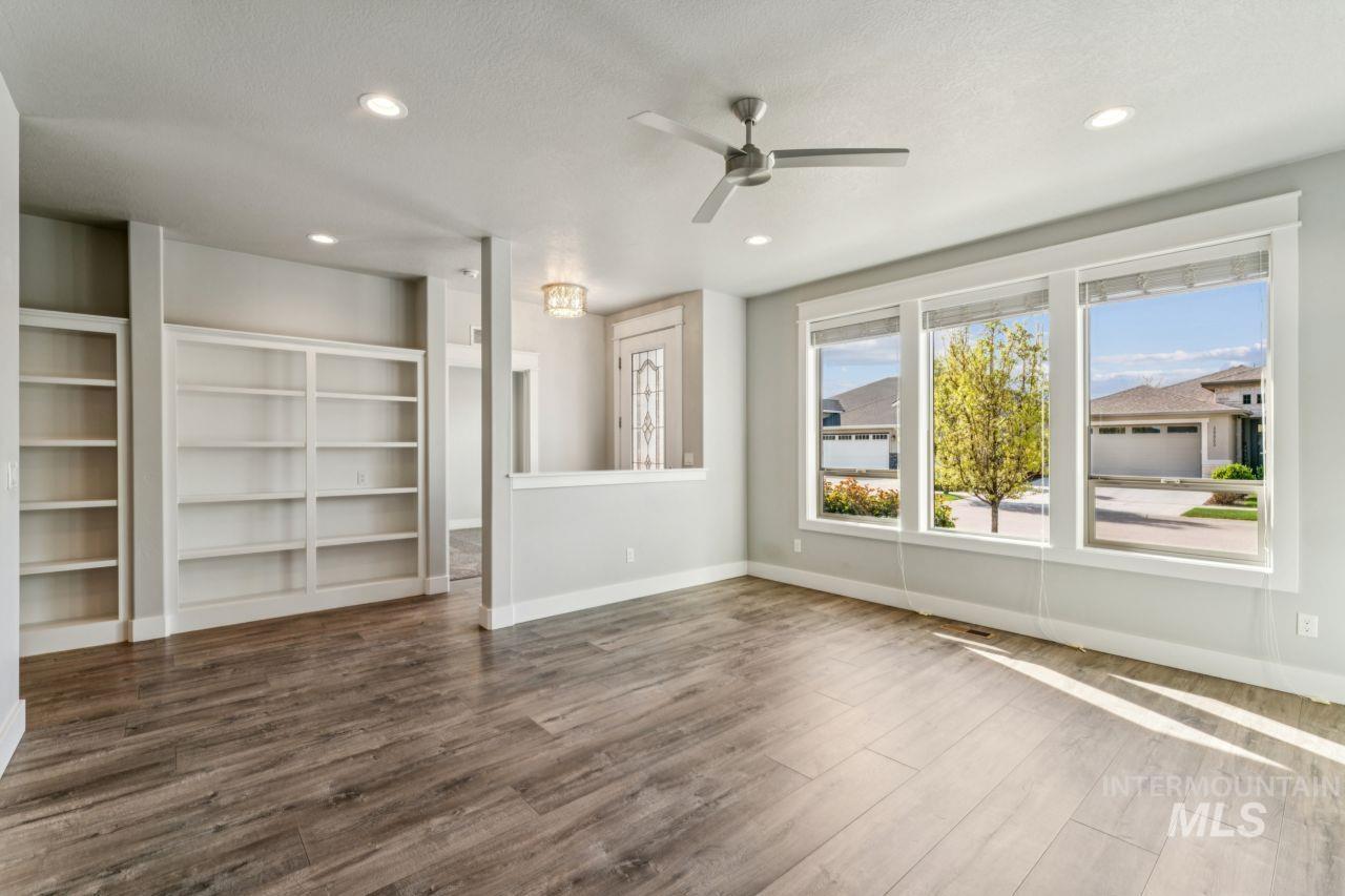 10852 W Mossywood Dr, Boise, Idaho 83709, 3 Bedrooms, 2.5 Bathrooms, Residential For Sale, Price $479,995,MLS 98986657