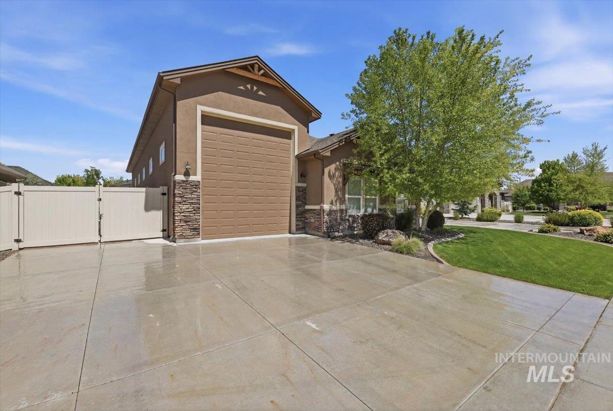 12102 W Lacerta St, Star, Idaho 83669-1201, 3 Bedrooms, 3.5 Bathrooms, Residential For Sale, Price $849,900,MLS 98986661