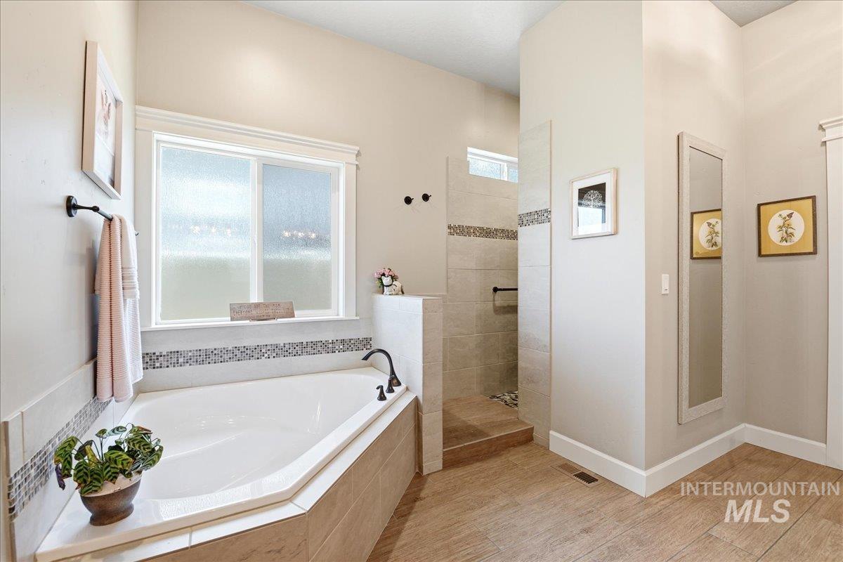 12102 W Lacerta St, Star, Idaho 83669-1201, 3 Bedrooms, 3.5 Bathrooms, Residential For Sale, Price $849,900,MLS 98986661