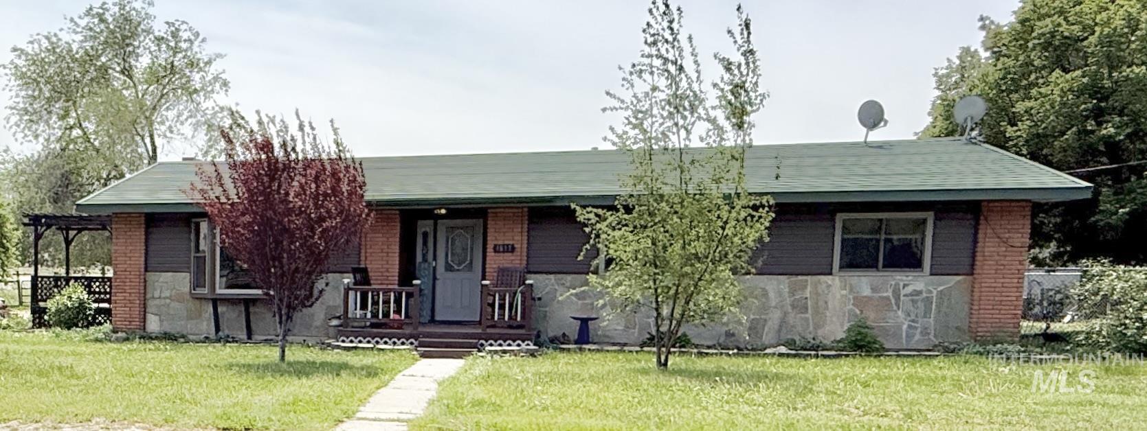 1617 9th Ave E, Gooding, Idaho 83330, 5 Bedrooms, 2 Bathrooms, Residential For Sale, Price $535,000,MLS 98986662