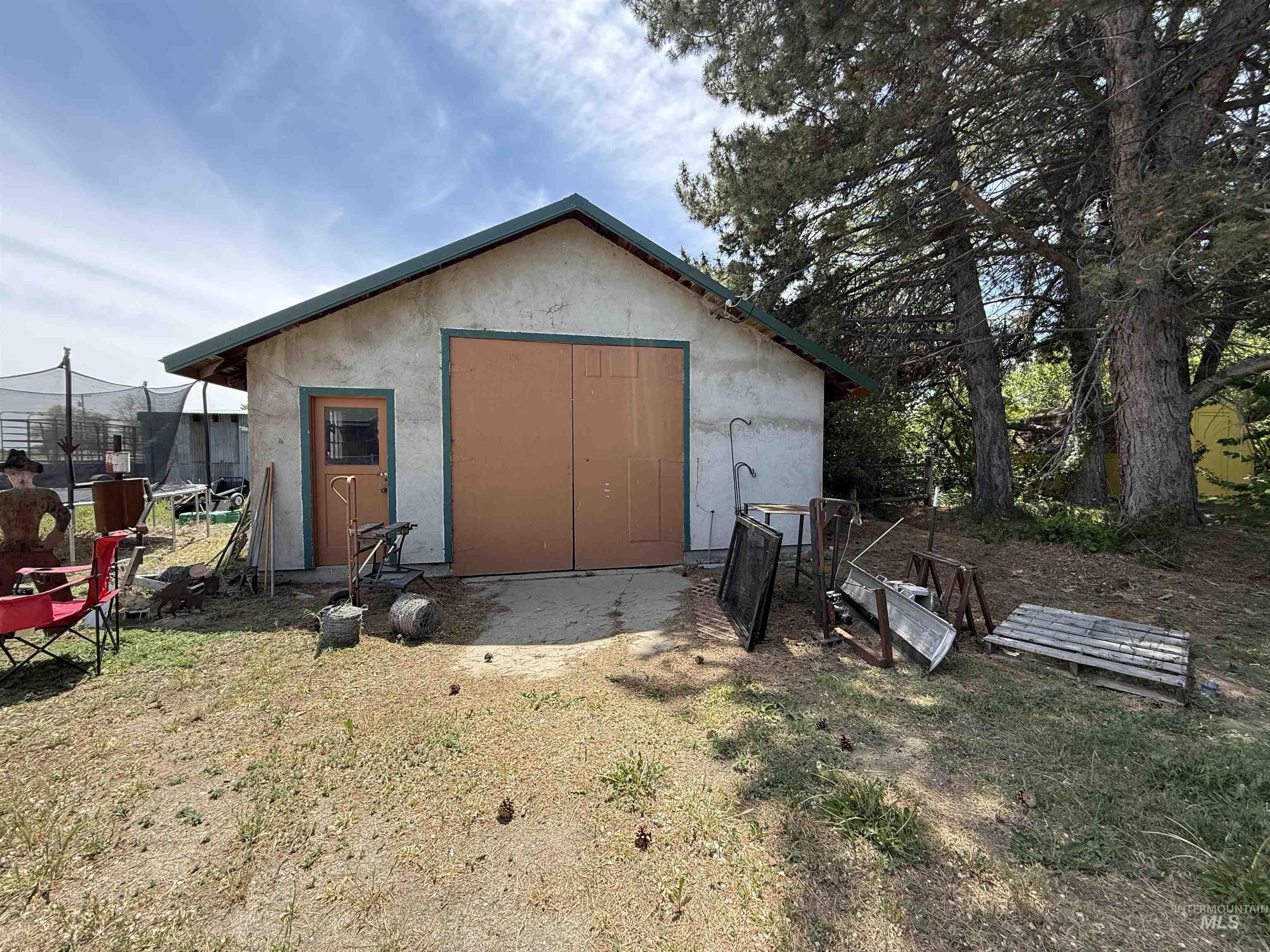 1617 9th Ave E, Gooding, Idaho 83330, 5 Bedrooms, 2 Bathrooms, Residential For Sale, Price $535,000,MLS 98986662