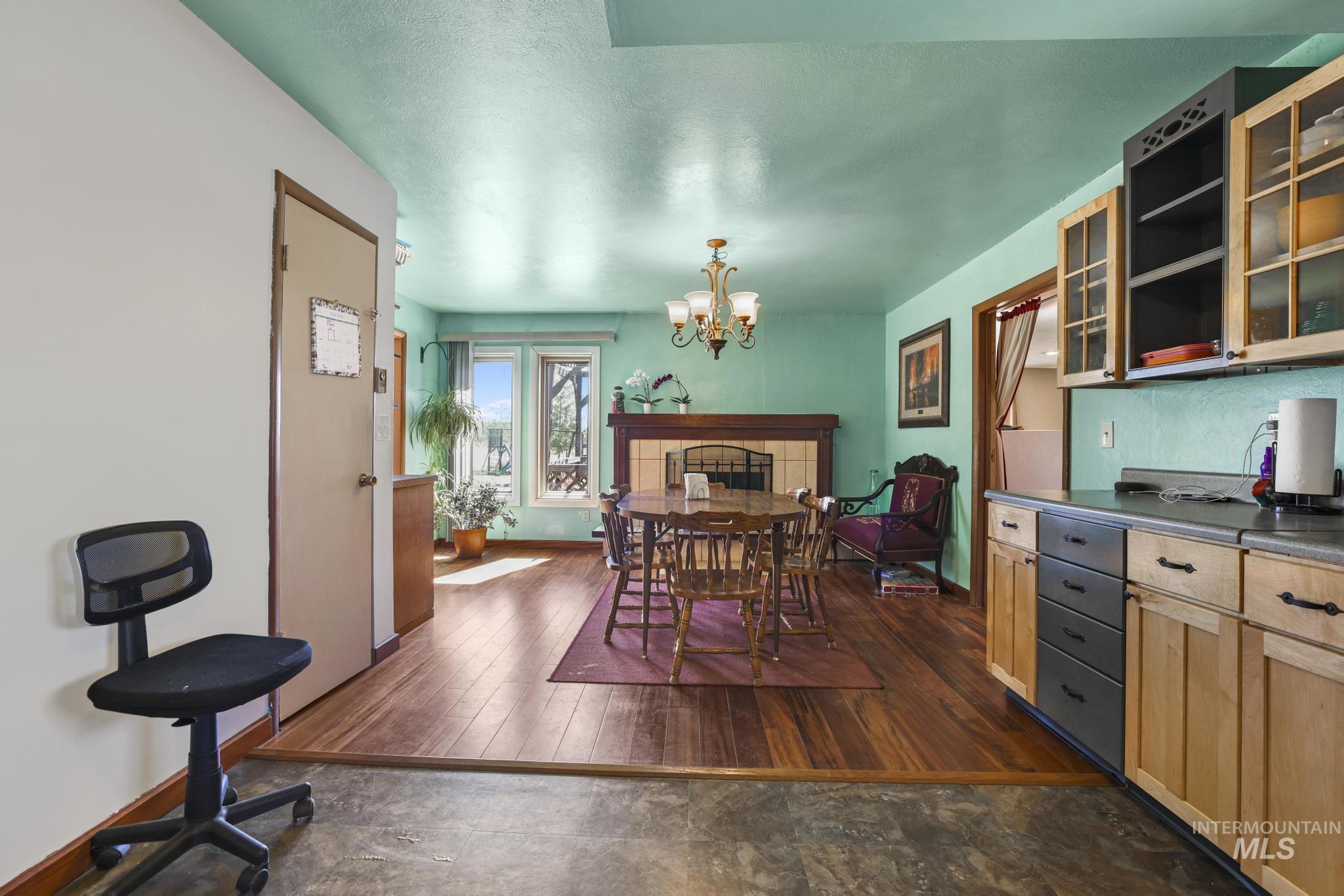 1617 9th Ave E, Gooding, Idaho 83330, 5 Bedrooms, 2 Bathrooms, Residential For Sale, Price $519,999, 98986662