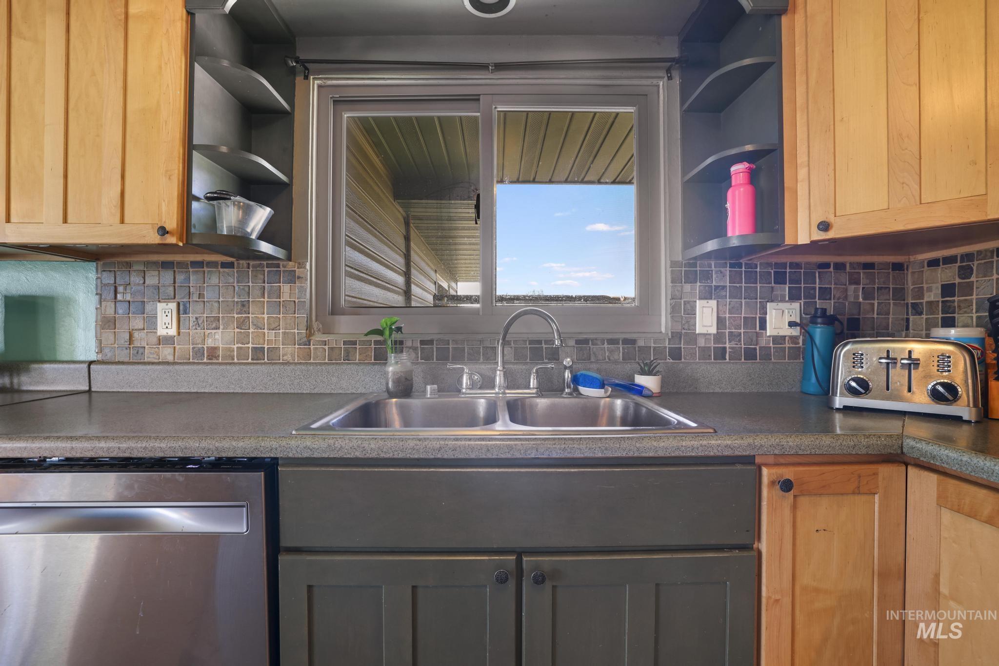 1617 9th Ave E, Gooding, Idaho 83330, 5 Bedrooms, 2 Bathrooms, Residential For Sale, Price $519,999, 98986662
