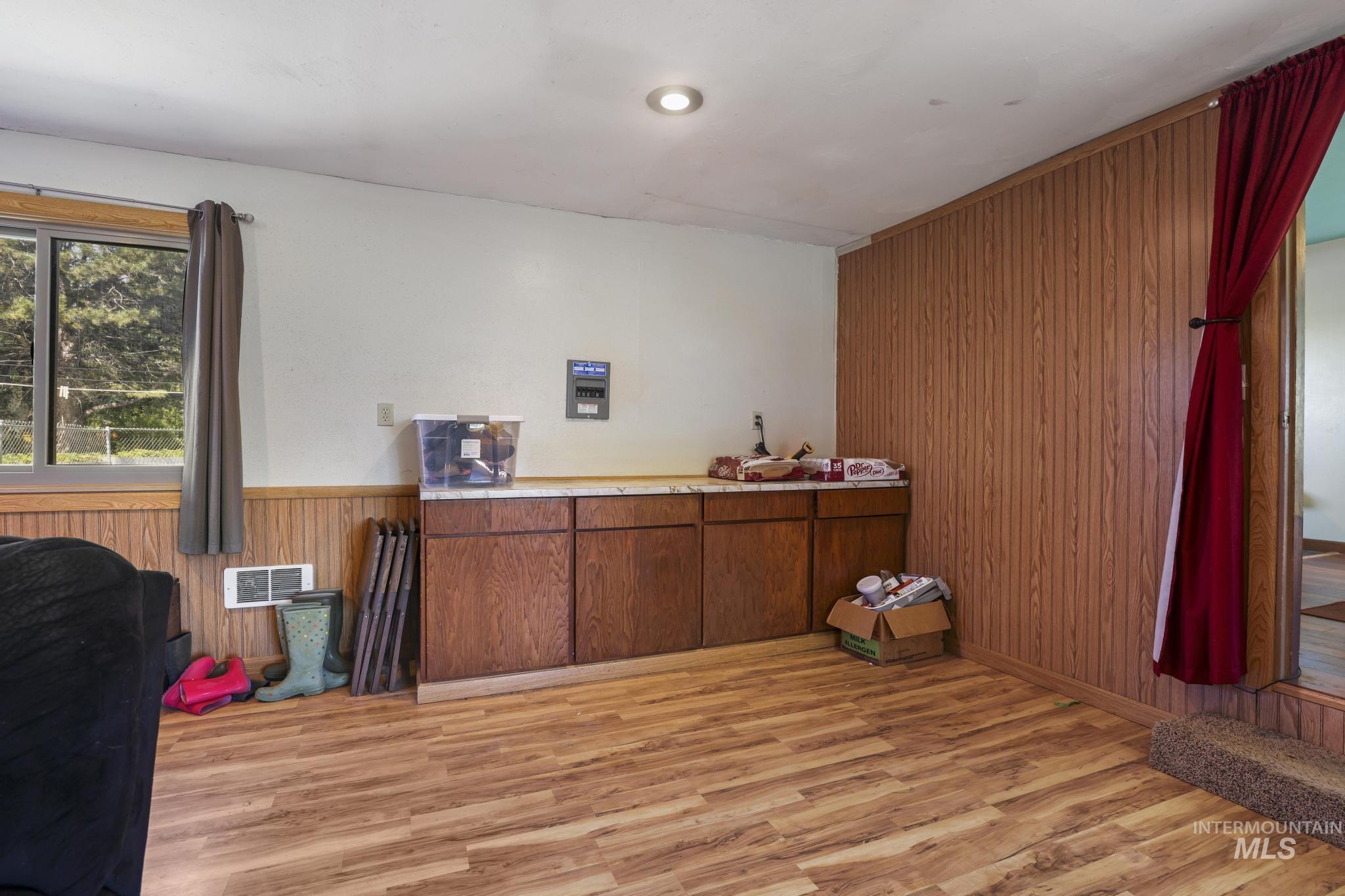 1617 9th Ave E, Gooding, Idaho 83330, 5 Bedrooms, 2 Bathrooms, Residential For Sale, Price $519,999, 98986662
