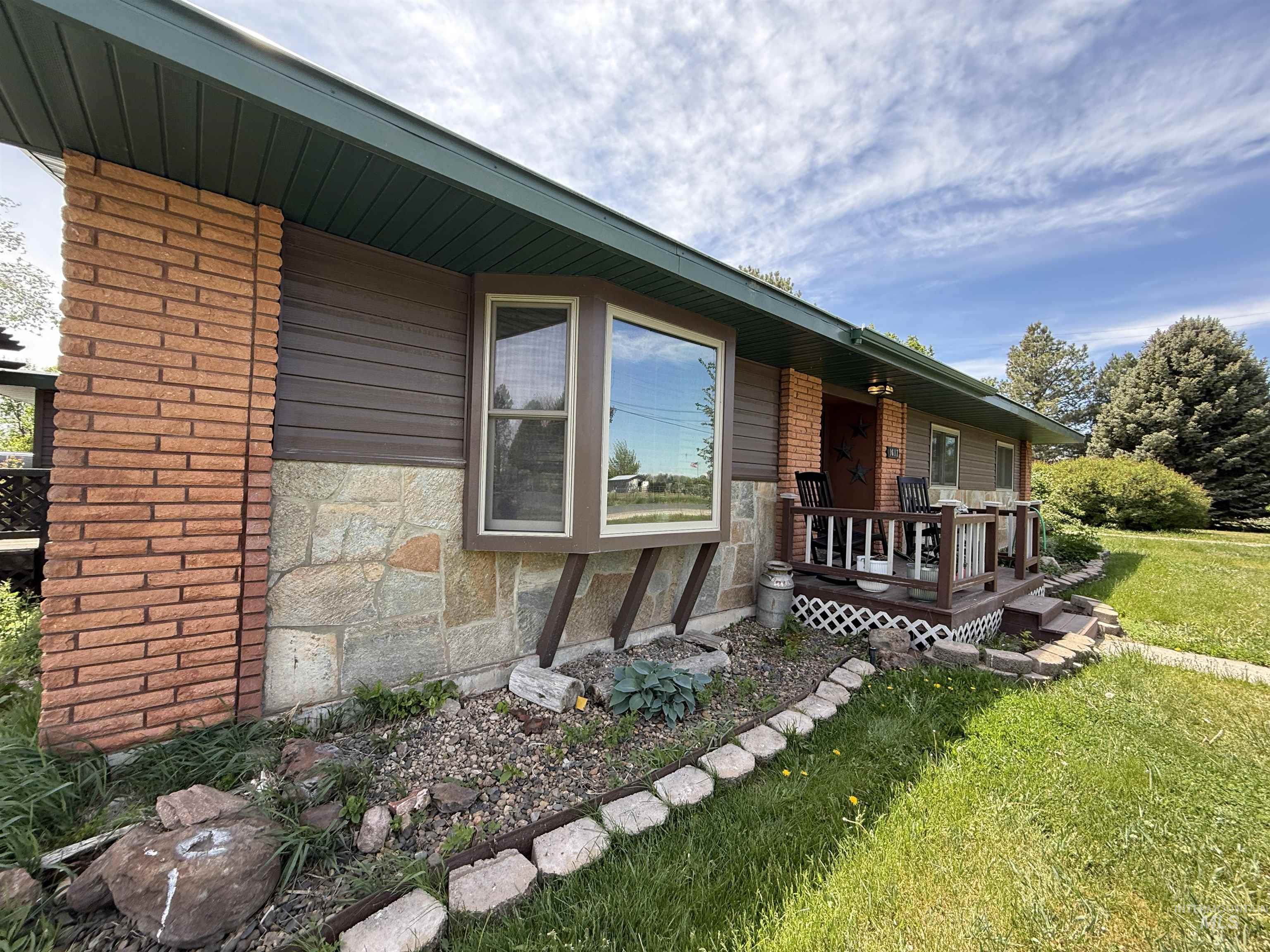 1617 9th Ave E, Gooding, Idaho 83330, 5 Bedrooms, 2 Bathrooms, Residential For Sale, Price $535,000,MLS 98986662