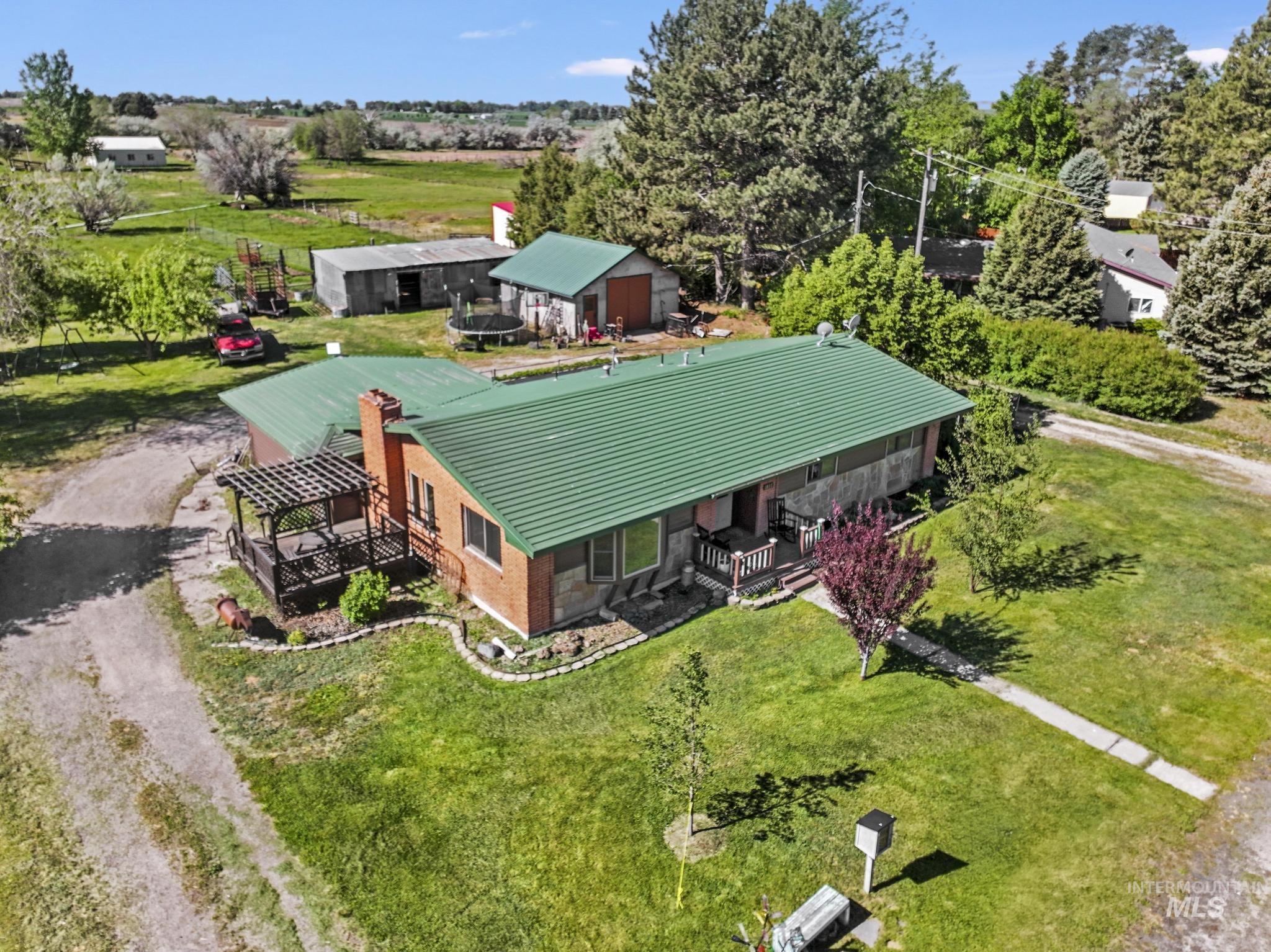 1617 9th Ave E, Gooding, Idaho 83330, 5 Bedrooms, 2 Bathrooms, Residential For Sale, Price $519,999, 98986662