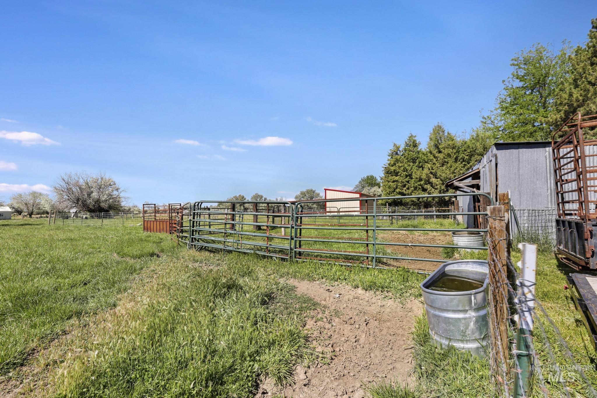 1617 9th Ave E, Gooding, Idaho 83330, 5 Bedrooms, 2 Bathrooms, Residential For Sale, Price $519,999, 98986662
