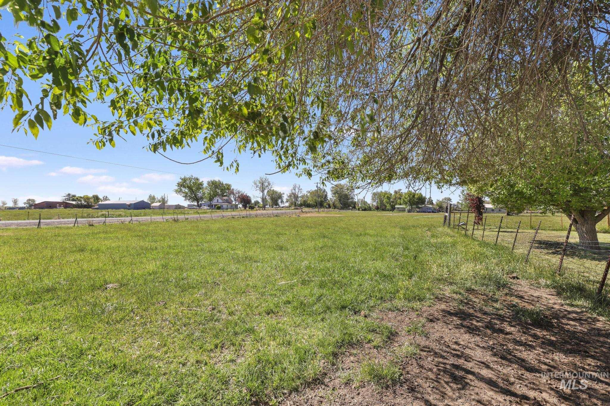 1617 9th Ave E, Gooding, Idaho 83330, 5 Bedrooms, 2 Bathrooms, Residential For Sale, Price $519,999, 98986662