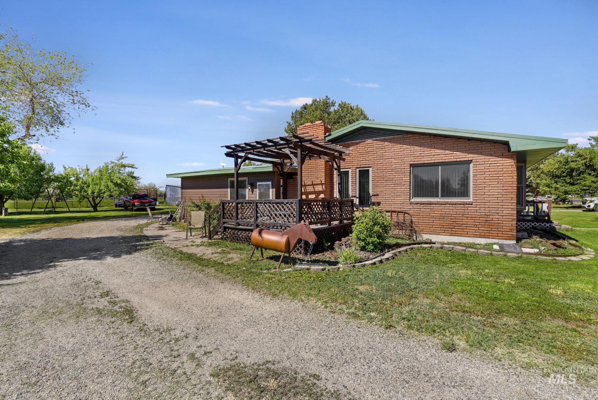 1617 9th Ave E, Gooding, Idaho 83330, 5 Bedrooms, 2 Bathrooms, Residential For Sale, Price $519,999, 98986662