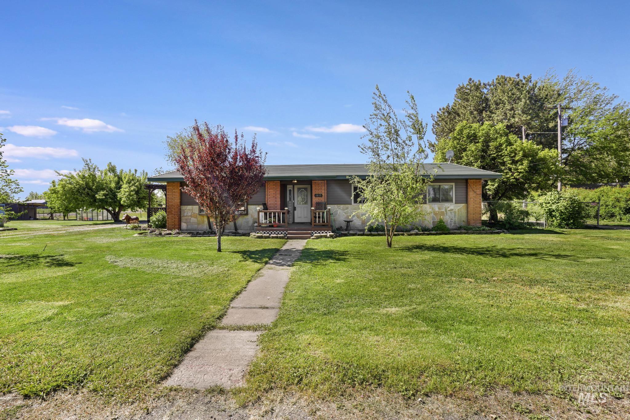 1617 9th Ave E, Gooding, Idaho 83330, 5 Bedrooms, 2 Bathrooms, Residential For Sale, Price $519,999, 98986662