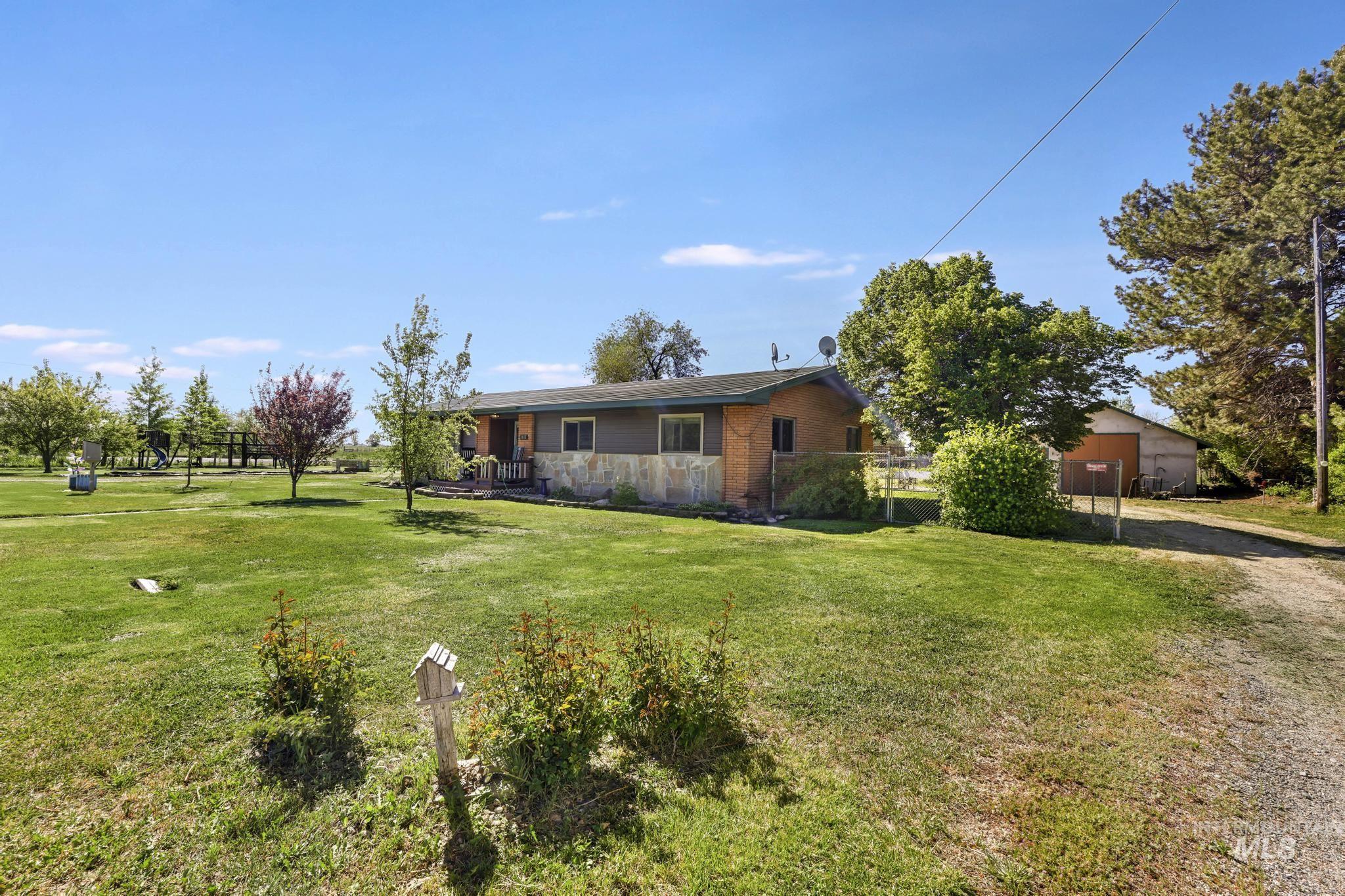 1617 9th Ave E, Gooding, Idaho 83330, 5 Bedrooms, 2 Bathrooms, Residential For Sale, Price $519,999, 98986662