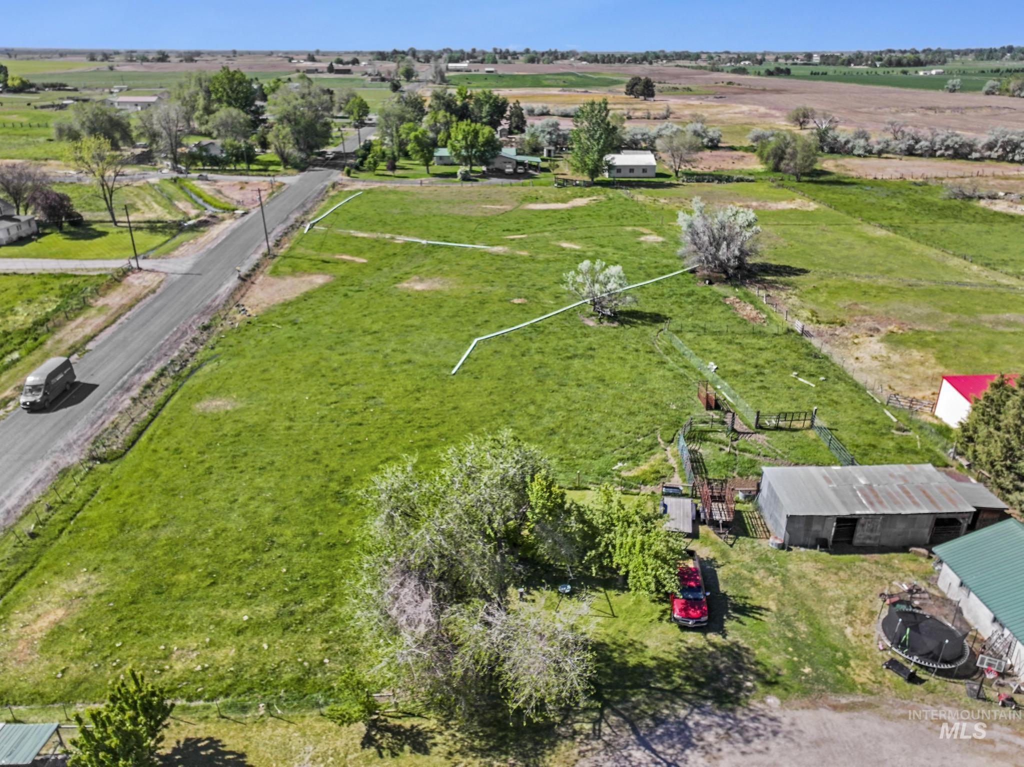 1617 9th Ave E, Gooding, Idaho 83330, 5 Bedrooms, 2 Bathrooms, Residential For Sale, Price $519,999, 98986662