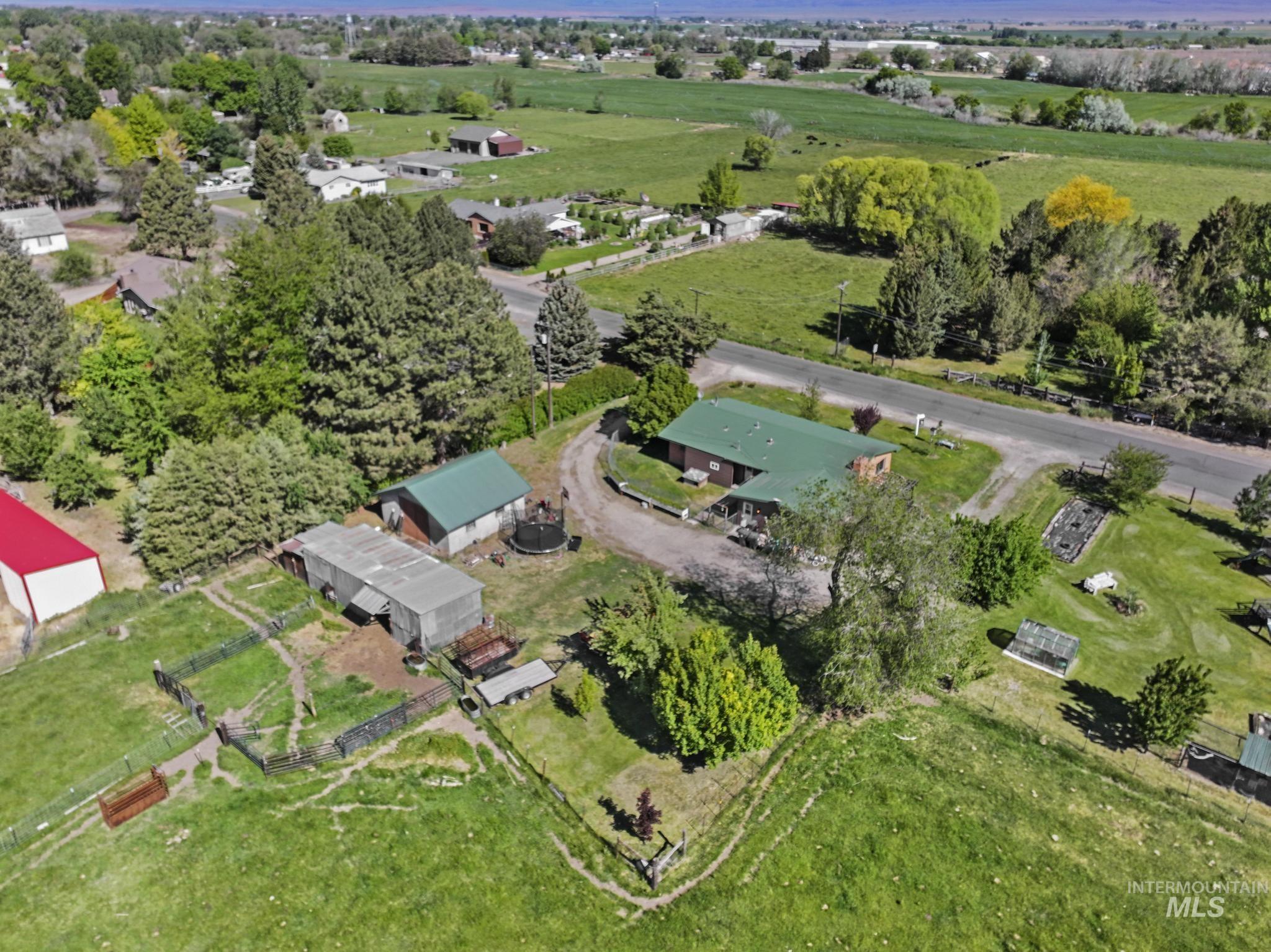 1617 9th Ave E, Gooding, Idaho 83330, 5 Bedrooms, 2 Bathrooms, Residential For Sale, Price $519,999, 98986662