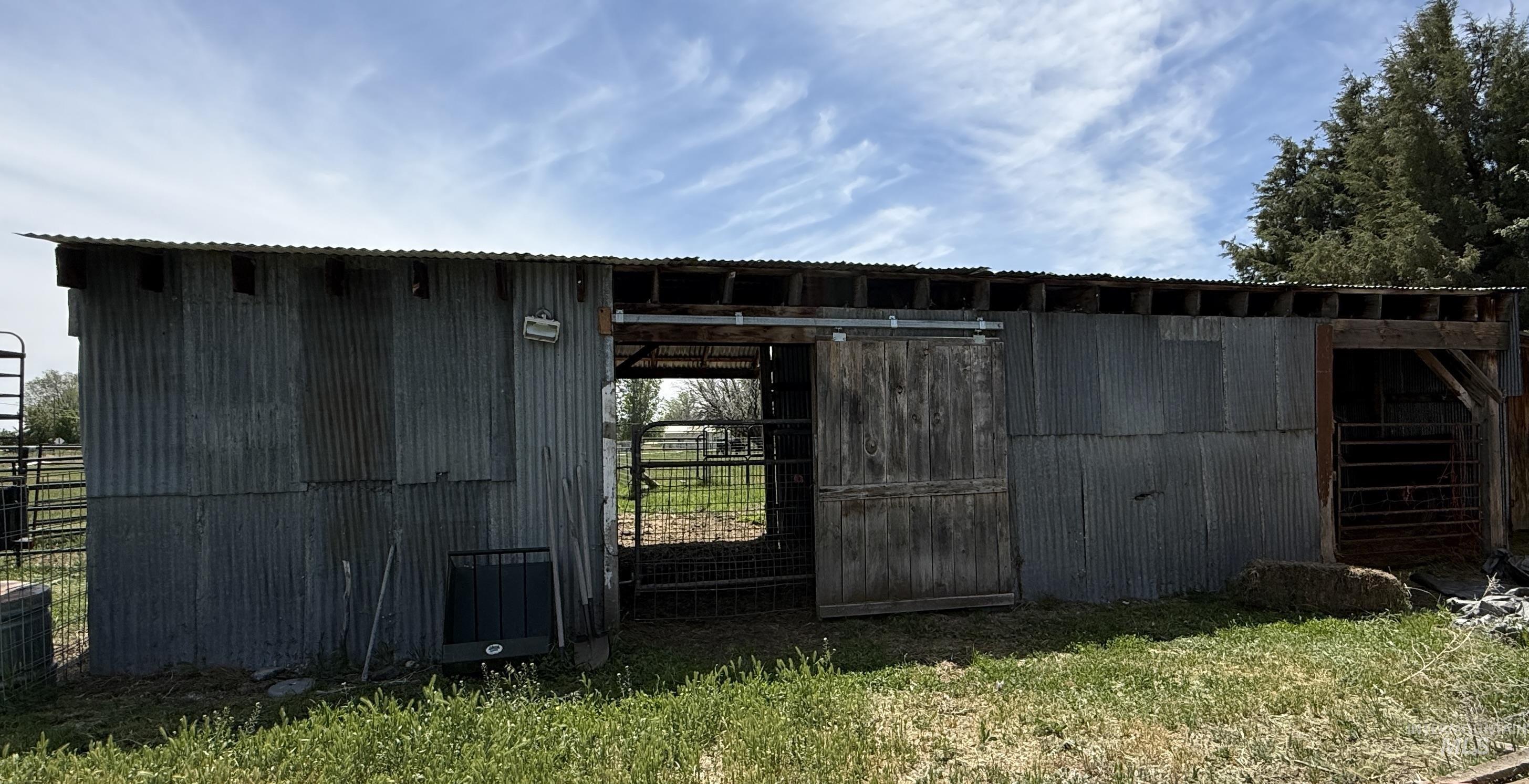 1617 9th Ave E, Gooding, Idaho 83330, 5 Bedrooms, 2 Bathrooms, Residential For Sale, Price $535,000,MLS 98986662