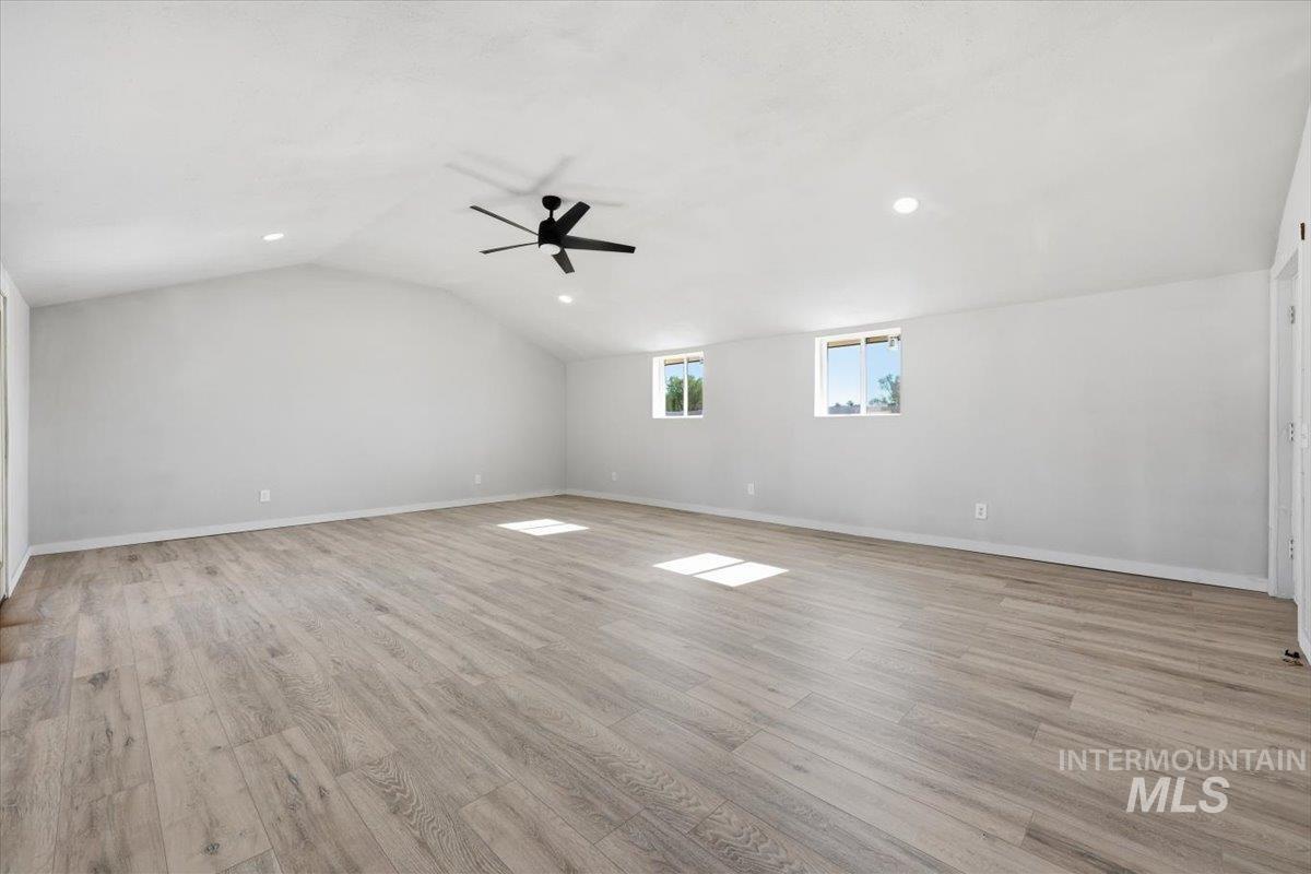 956 SE Hamilton Rd, Mountain Home, Idaho 83647, 3 Bedrooms, 1.5 Bathrooms, Residential For Sale, Price $424,900,MLS 98986663