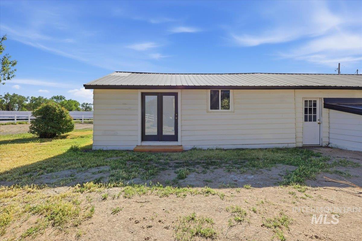956 SE Hamilton Rd, Mountain Home, Idaho 83647, 3 Bedrooms, 1.5 Bathrooms, Residential For Sale, Price $424,900,MLS 98986663