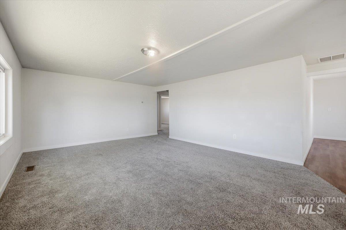 956 SE Hamilton Rd, Mountain Home, Idaho 83647, 3 Bedrooms, 1.5 Bathrooms, Residential For Sale, Price $424,900,MLS 98986663