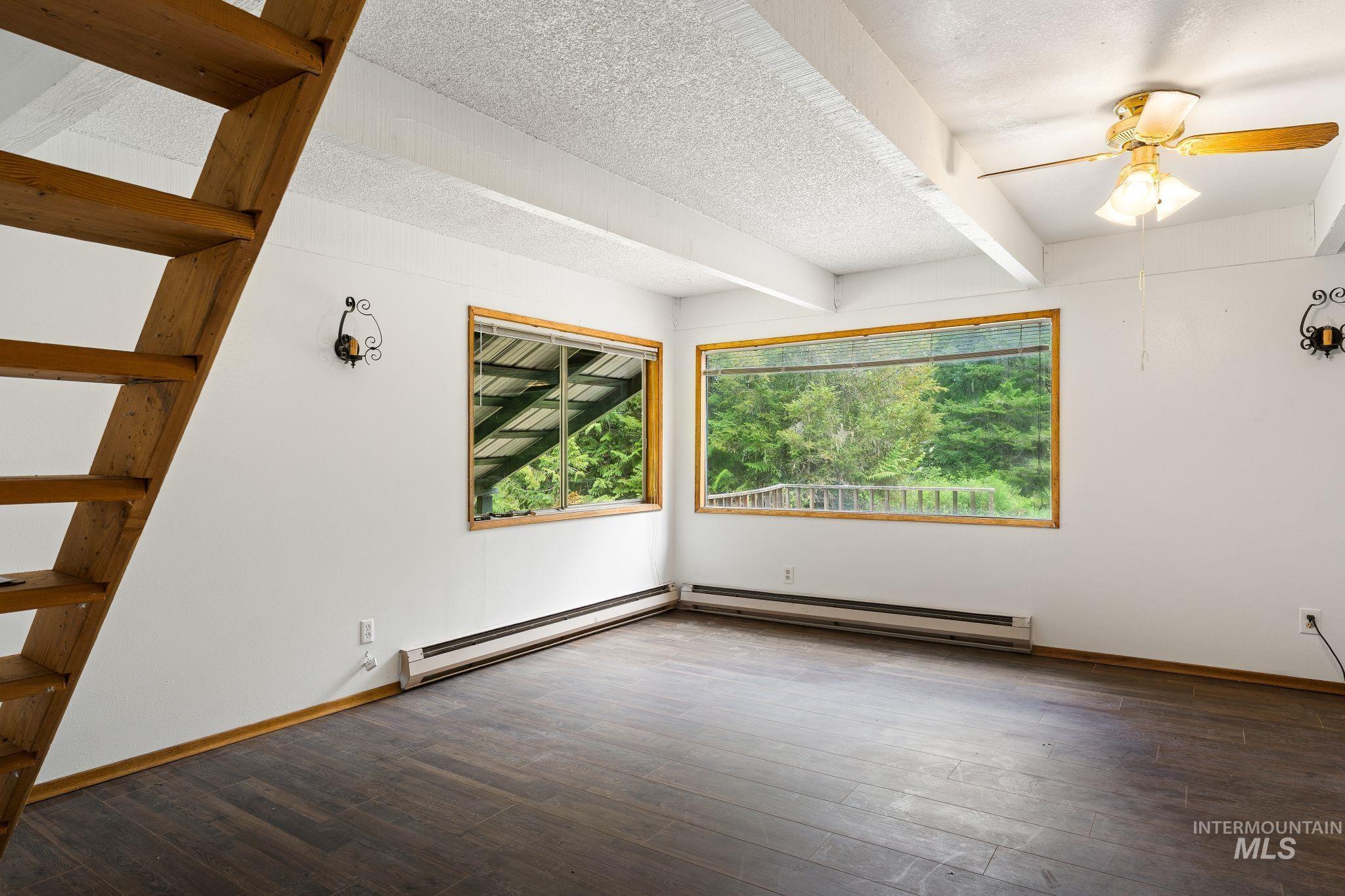 4715 Freeman Creek Rd, Lenore, Idaho 83541, 3 Bedrooms, 1 Bathroom, Residential For Sale, Price $350,000, 98986668