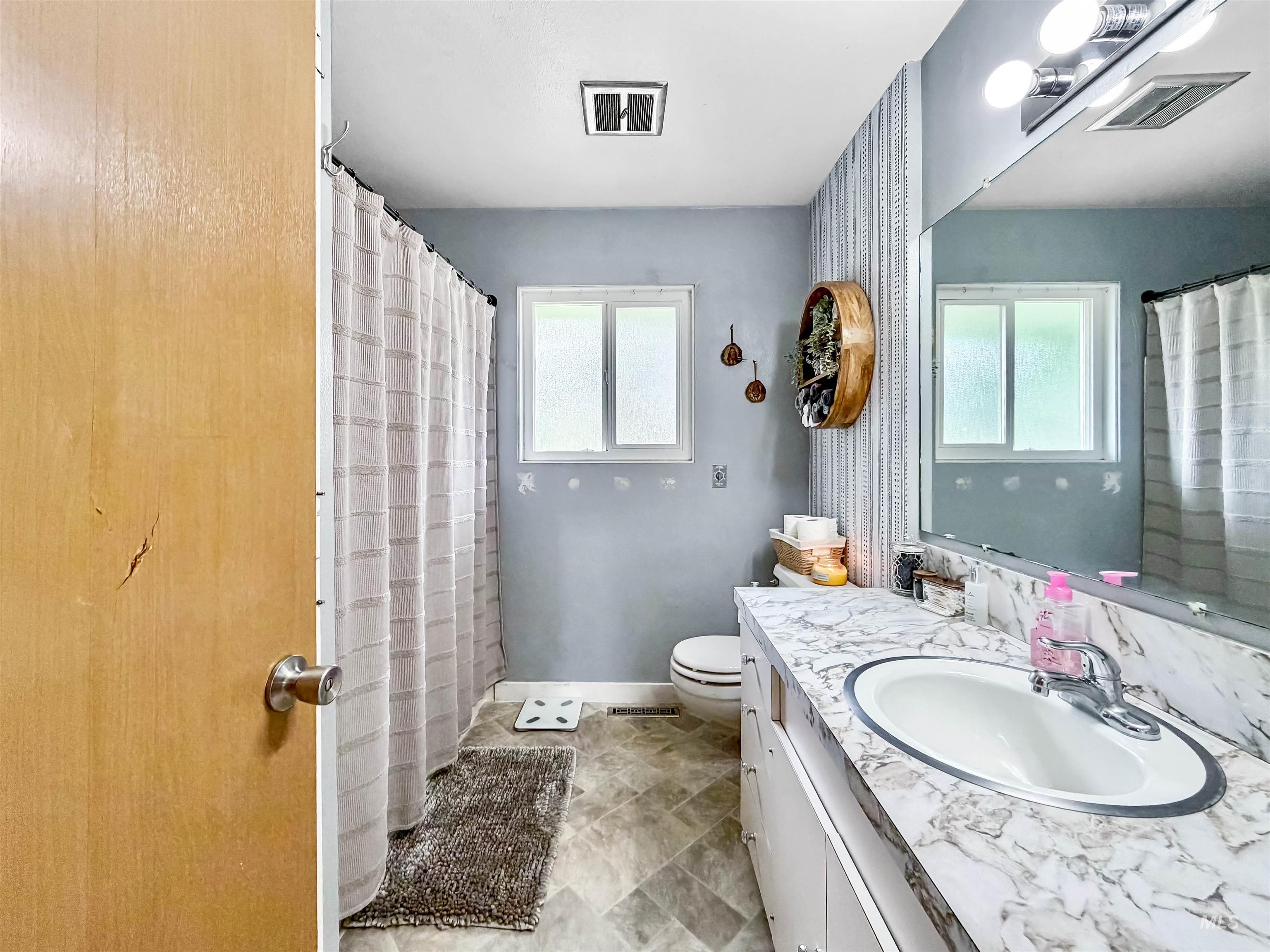 2220 Schaefer Drive, Clarkston, Washington 99403, 4 Bedrooms, 2 Bathrooms, Residential For Sale, Price $415,000,MLS 98986670