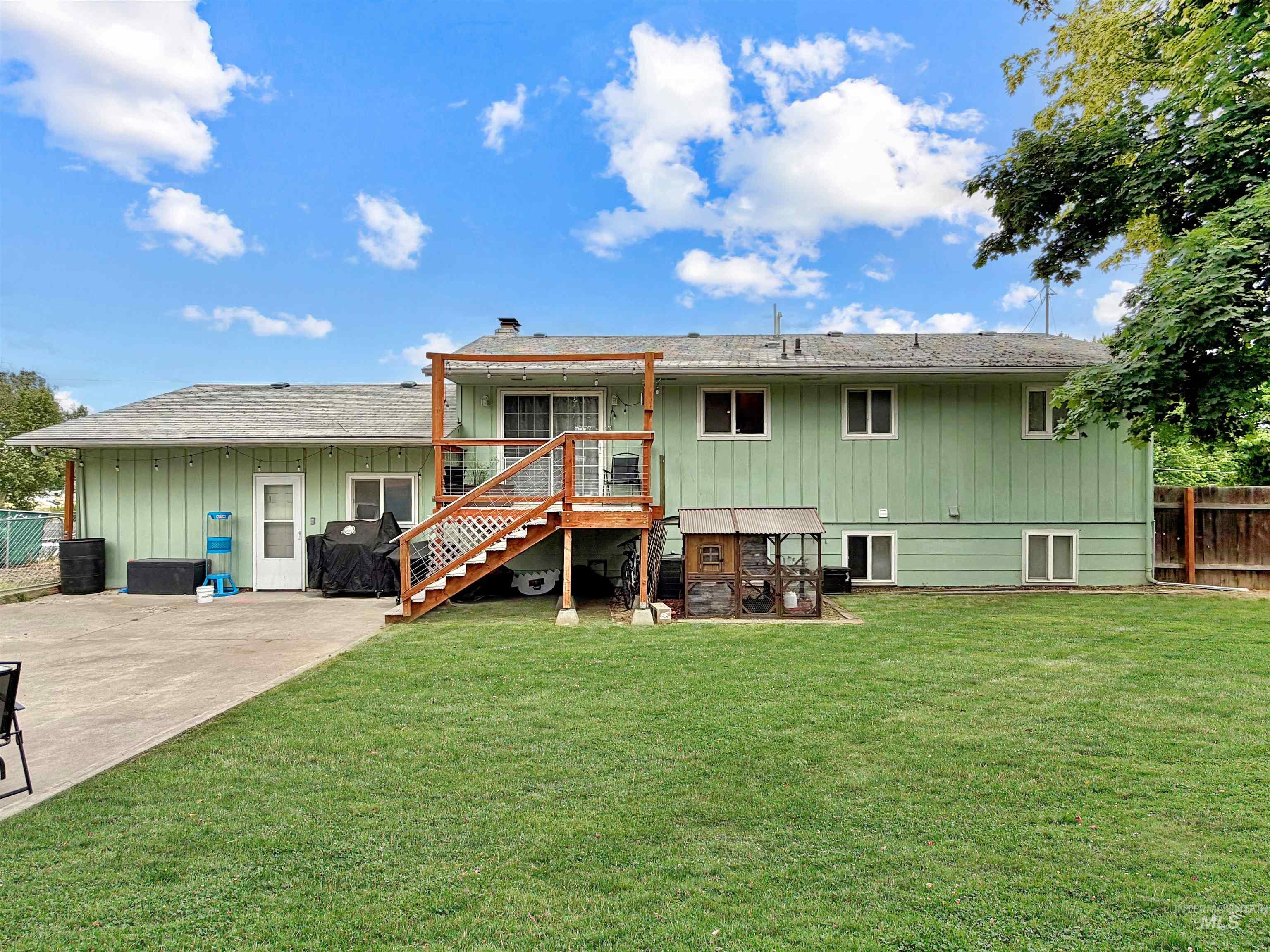 2220 Schaefer Drive, Clarkston, Washington 99403, 4 Bedrooms, 2 Bathrooms, Residential For Sale, Price $415,000,MLS 98986670
