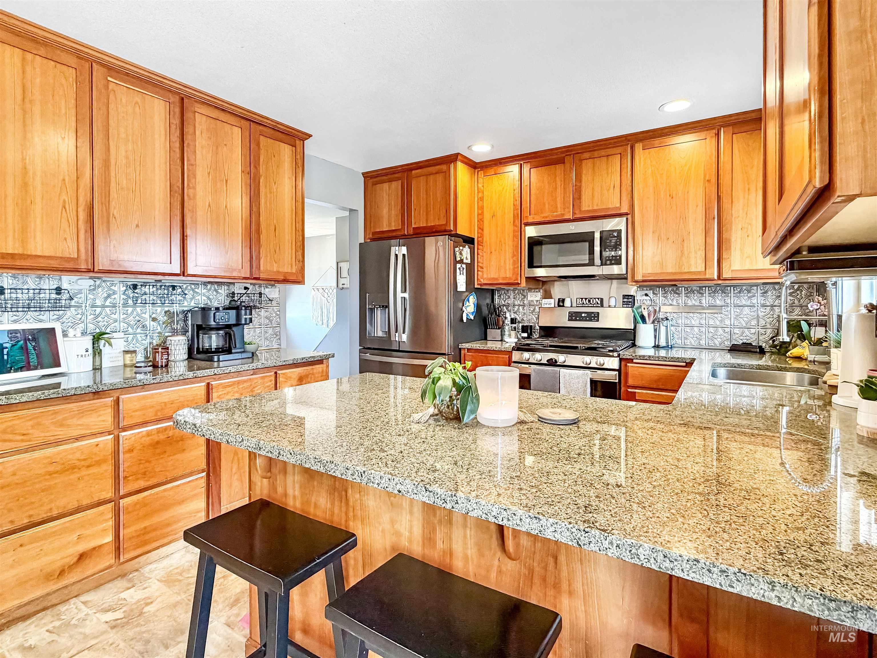 2220 Schaefer Drive, Clarkston, Washington 99403, 4 Bedrooms, 2 Bathrooms, Residential For Sale, Price $415,000,MLS 98986670