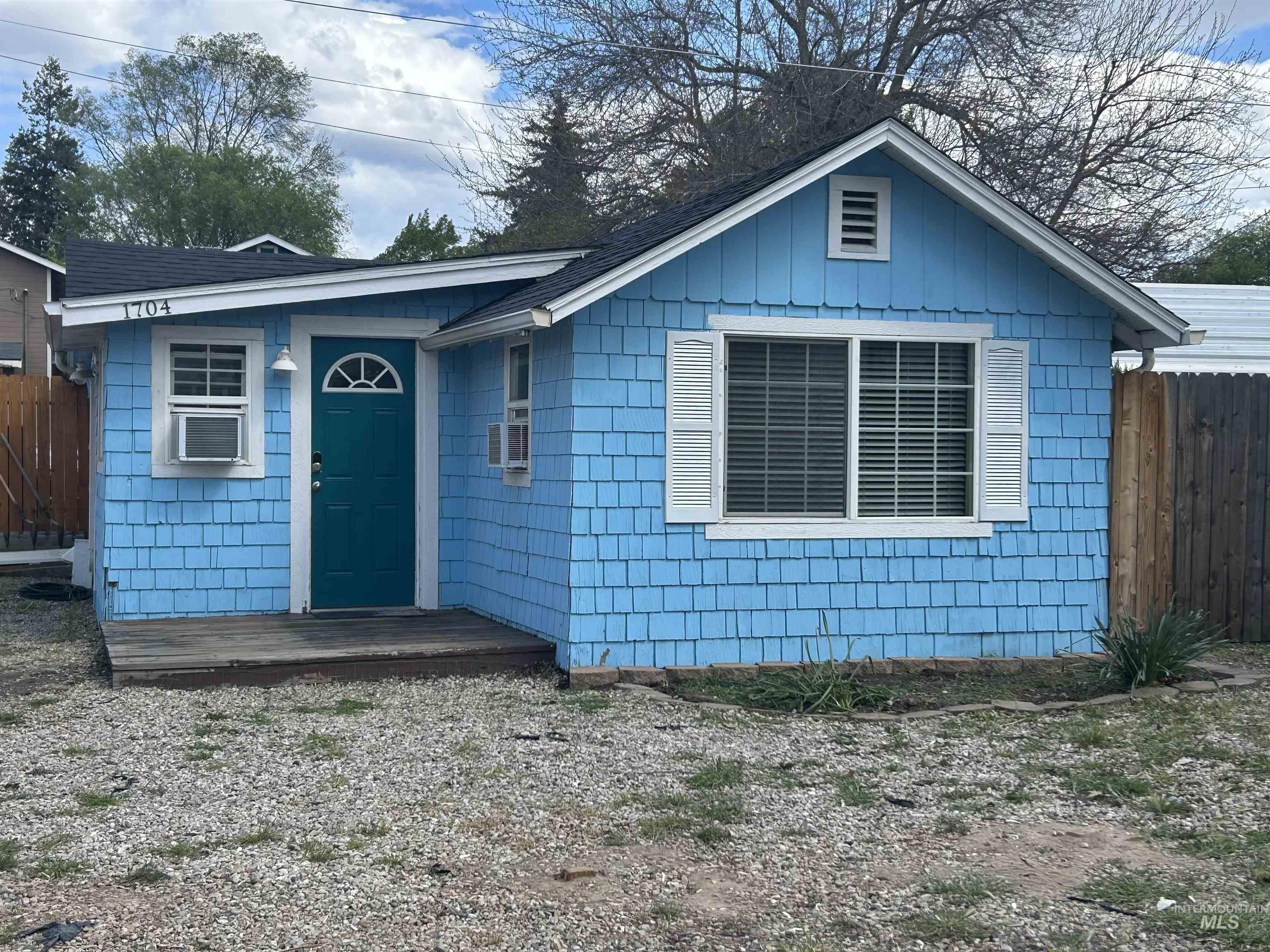 1704 S Vista Ave, Boise, Idaho 83705, 2 Bedrooms, 1 Bathroom, Residential For Sale, Price $349,000,MLS 98986675