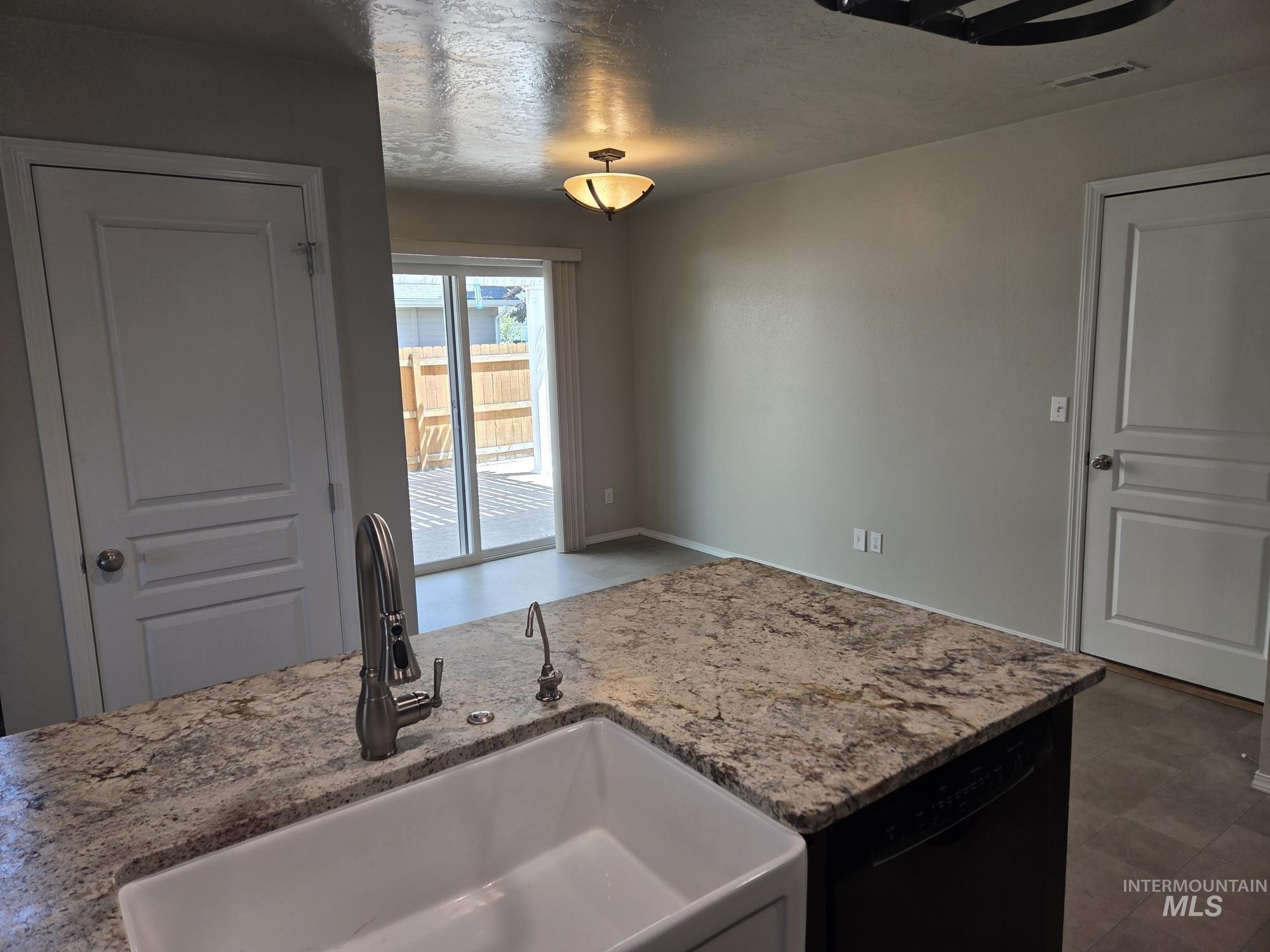 4886 S Chex Way, Boise, Idaho 83709, 3 Bedrooms, 2.5 Bathrooms, Residential For Sale, Price $425,000,MLS 98986676