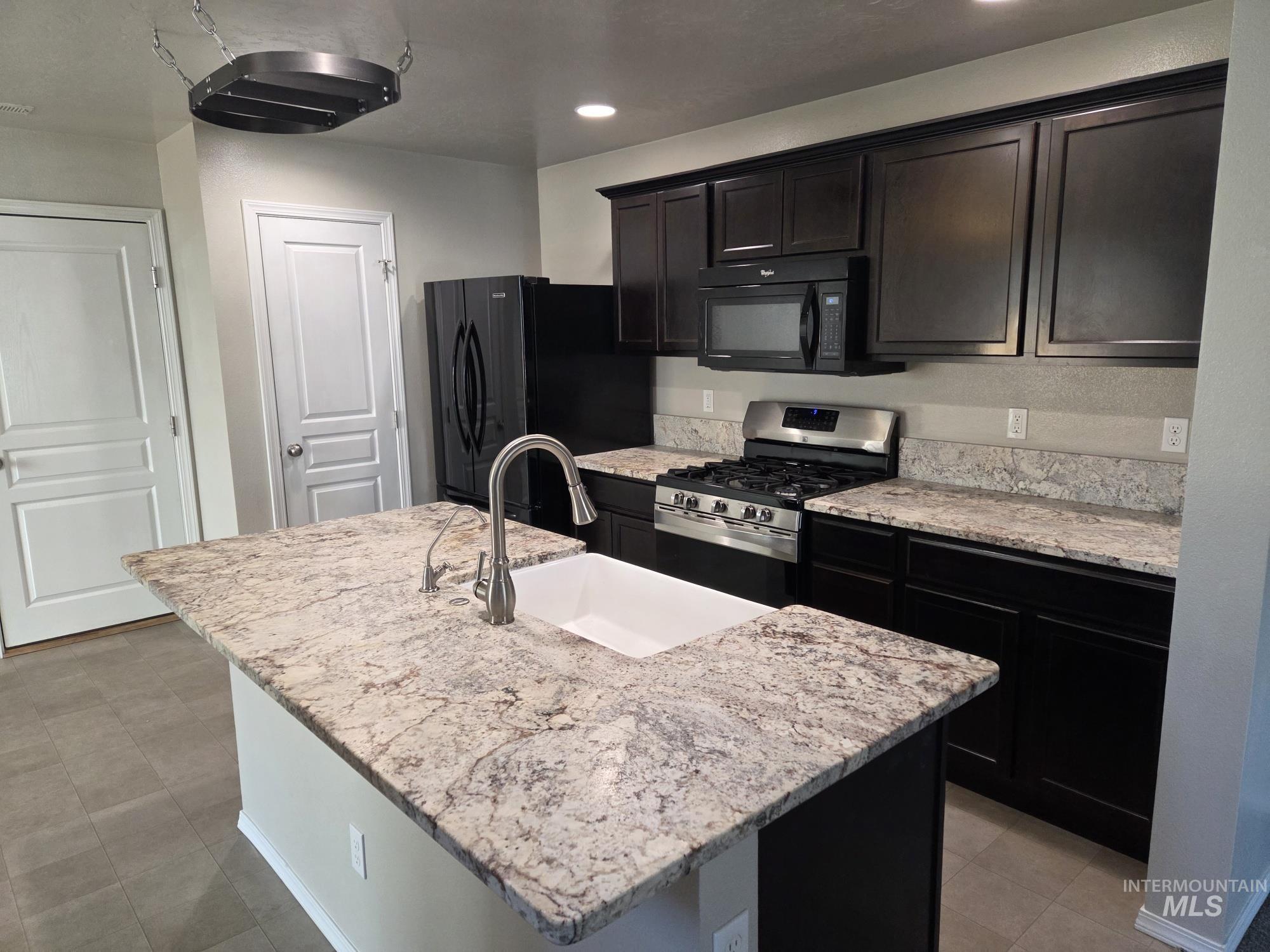 4886 S Chex Way, Boise, Idaho 83709, 3 Bedrooms, 2.5 Bathrooms, Residential For Sale, Price $425,000,MLS 98986676