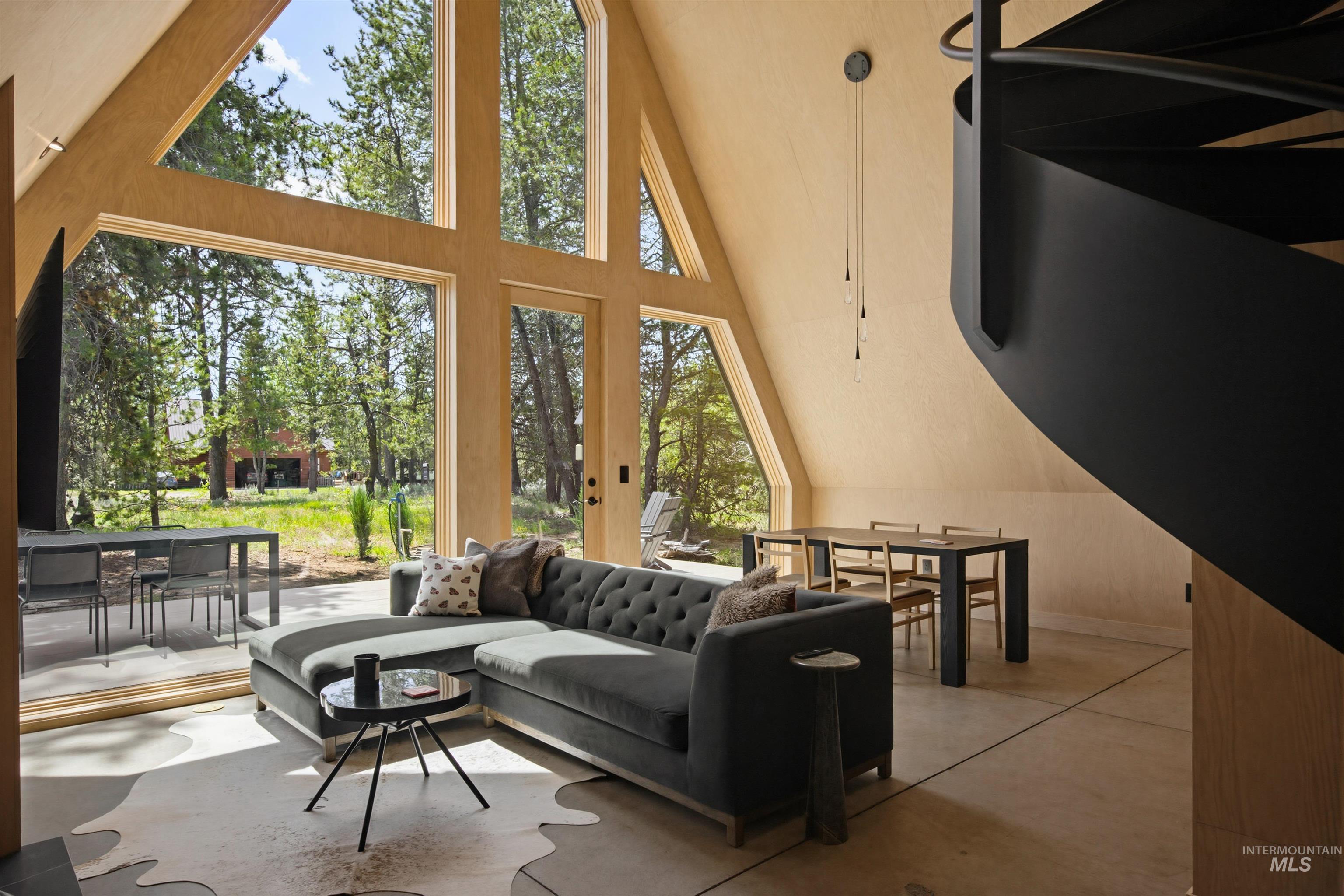 152 Forest Place, Donnelly, Idaho 83615, 2 Bedrooms, 2.5 Bathrooms, Residential For Sale, Price $849,000, 98986677