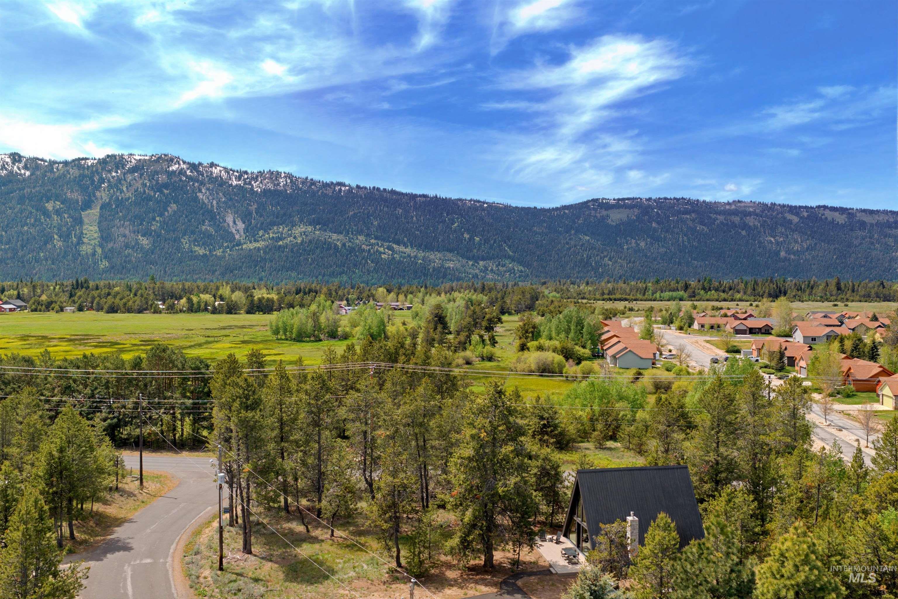 152 Forest Place, Donnelly, Idaho 83615, 2 Bedrooms, 2.5 Bathrooms, Residential For Sale, Price $849,000, 98986677
