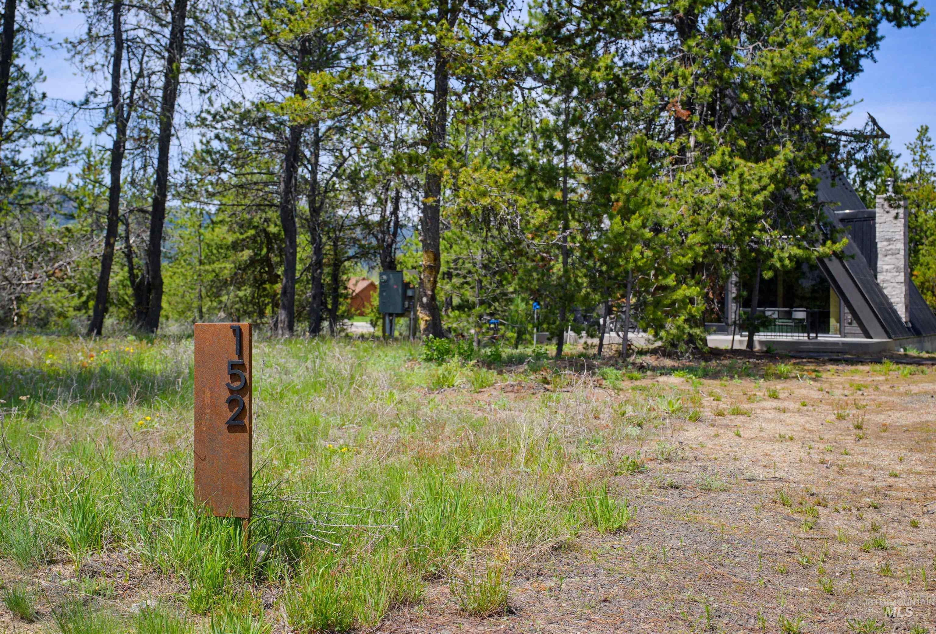 152 Forest Place, Donnelly, Idaho 83615, 2 Bedrooms, 2.5 Bathrooms, Residential For Sale, Price $849,000, 98986677