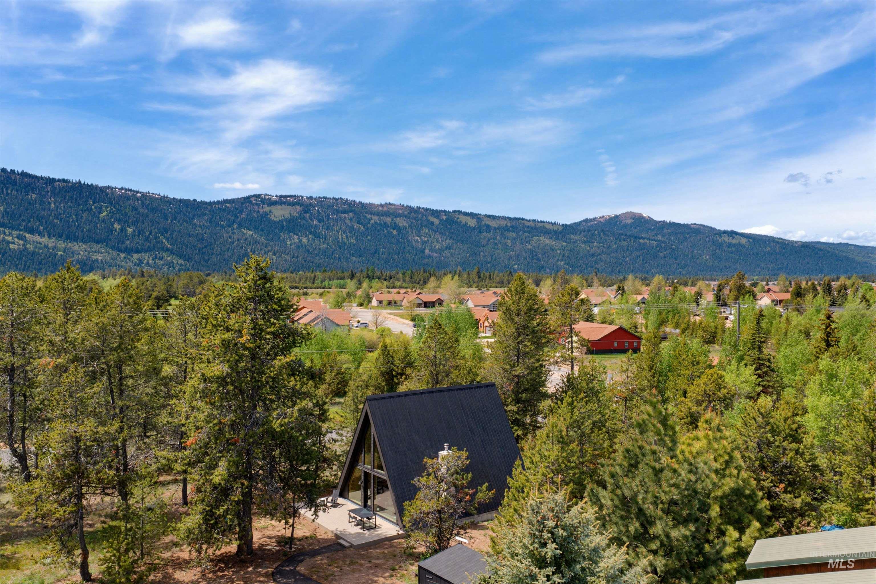 152 Forest Place, Donnelly, Idaho 83615, 2 Bedrooms, 2.5 Bathrooms, Residential For Sale, Price $849,000, 98986677